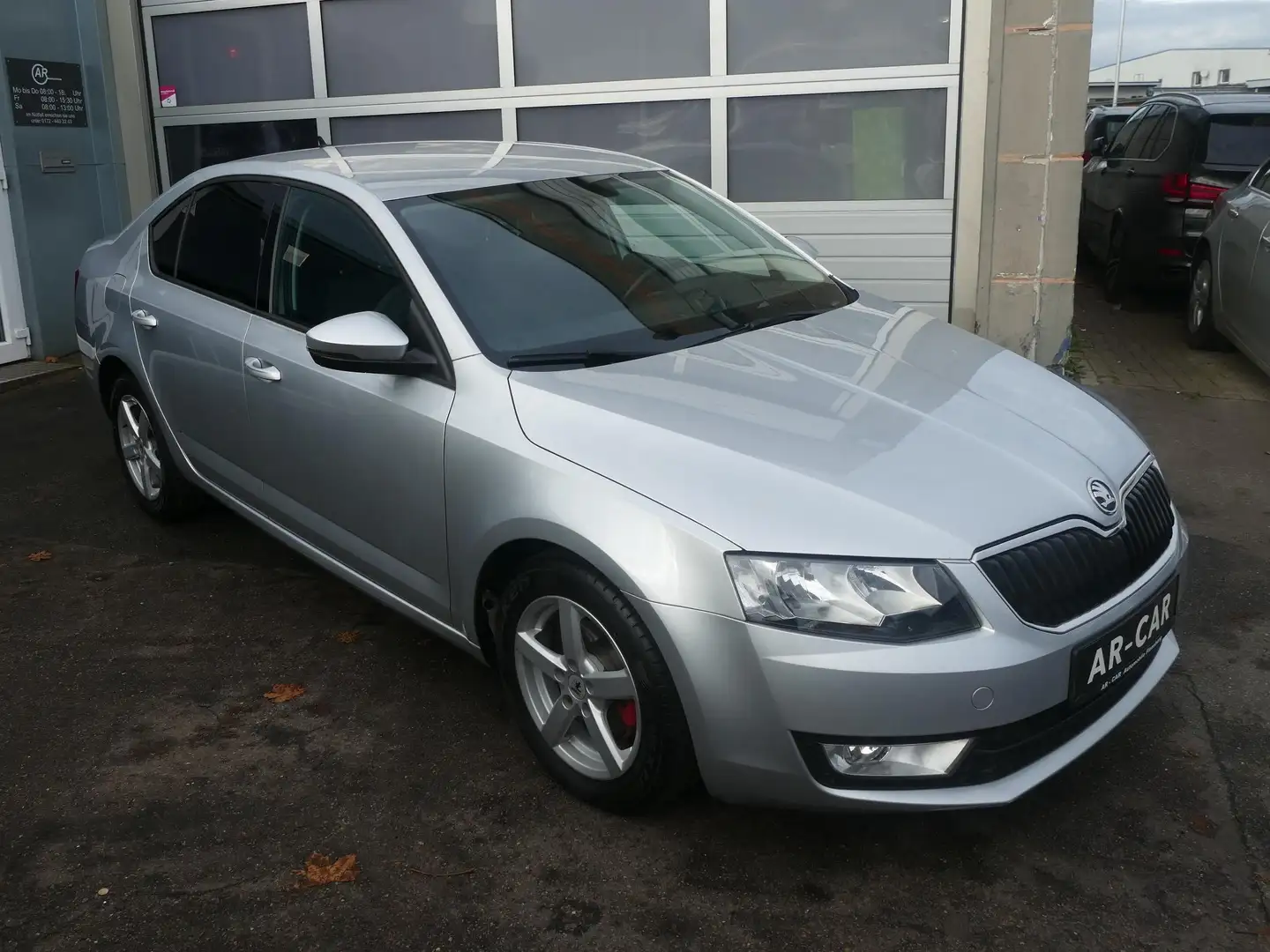 Skoda Octavia III 1.2 TSI Limousine Klimaautomati HU/AU 04/2027 Silber - 2