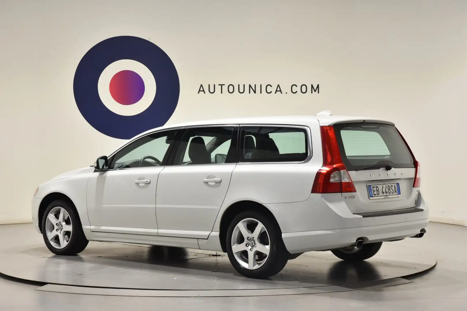 Volvo V70 2.4 D5 GEARTRONIC KINETIC White - 2