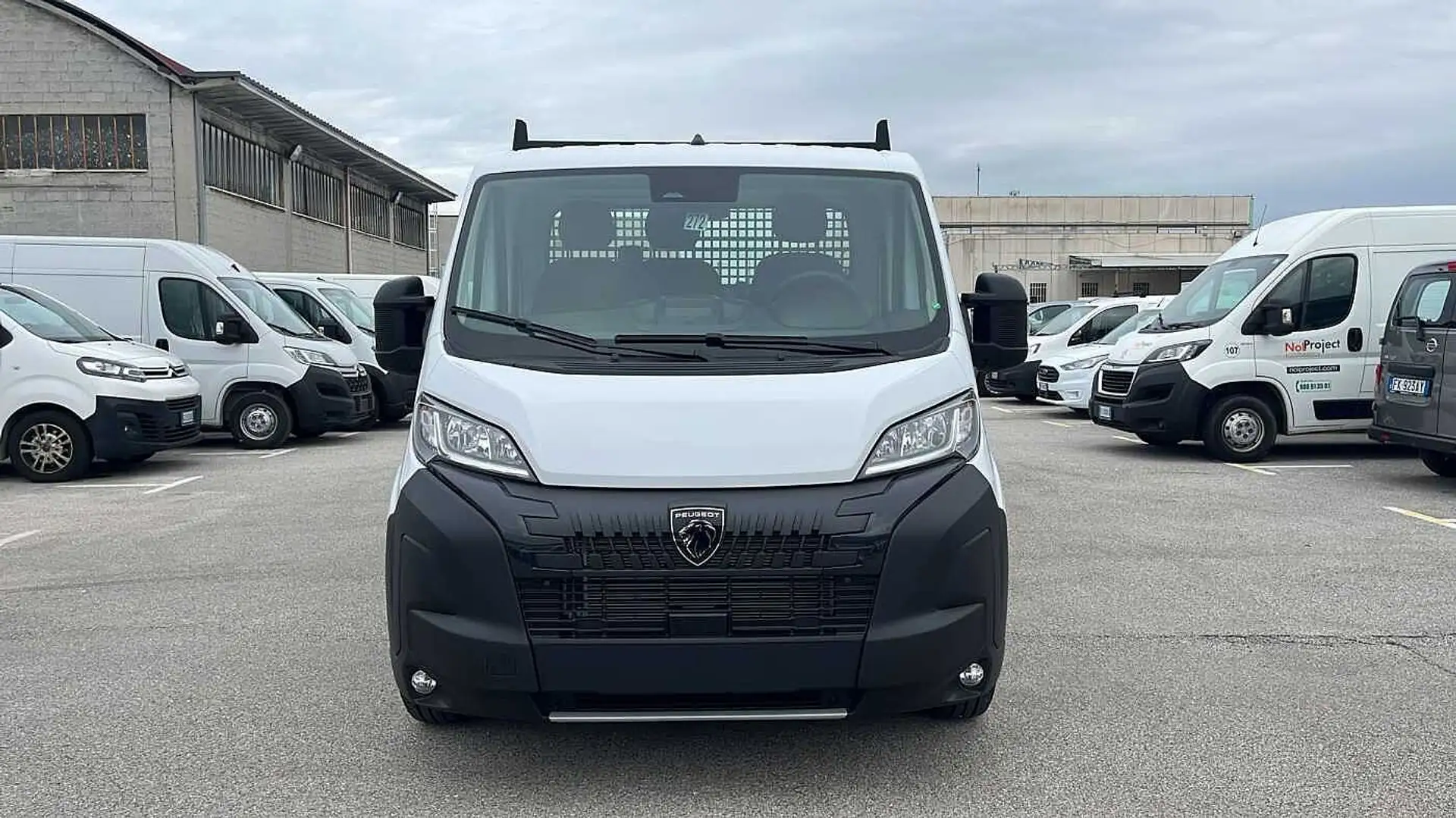 Peugeot Boxer CASSONE L4 435 2.2 BlueHDi 140 Weiß - 2