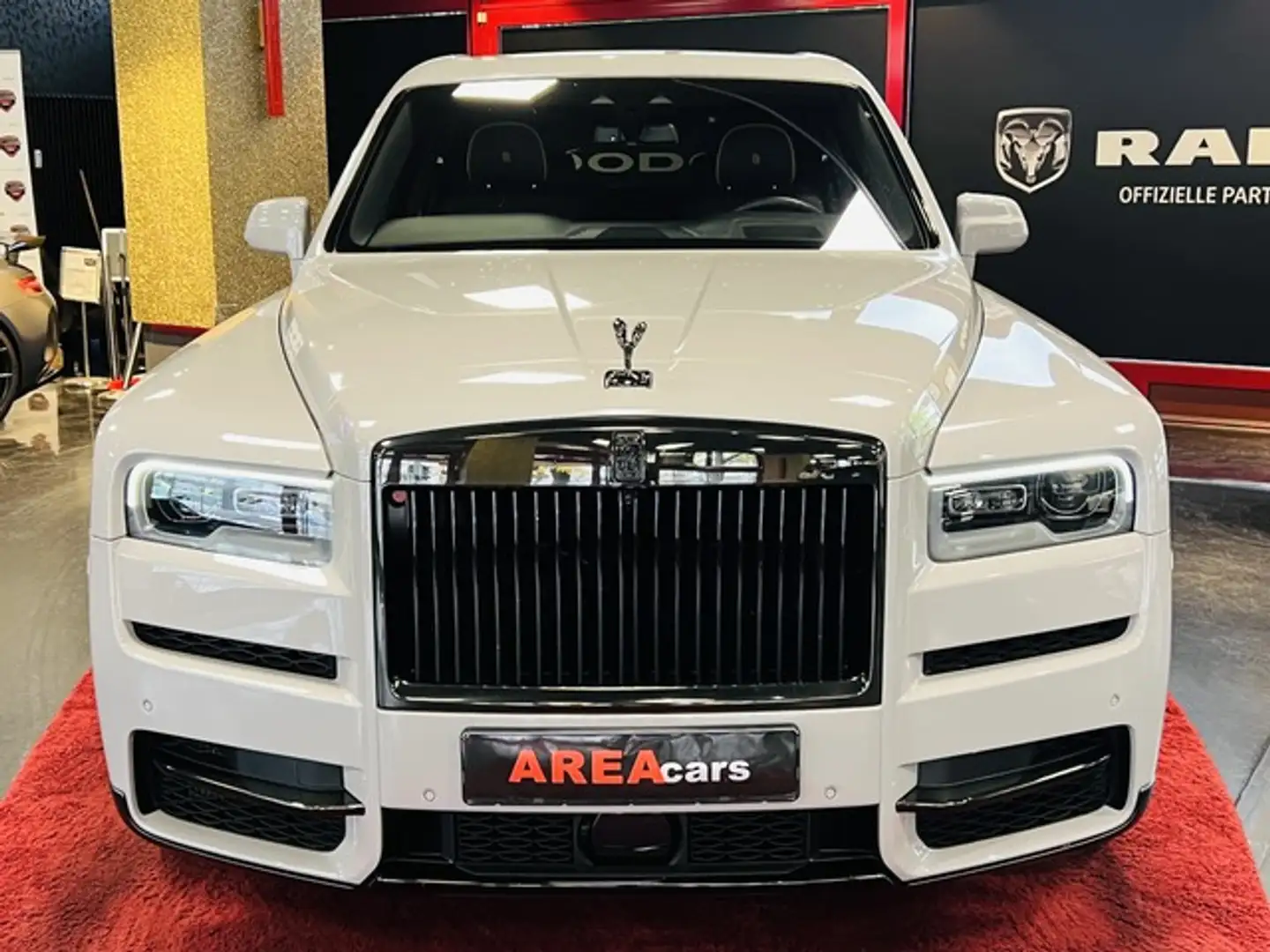 Rolls-Royce Cullinan 4-SI CRBON TV BESPO BLACK-BADGE STAR KÜH Grey - 2