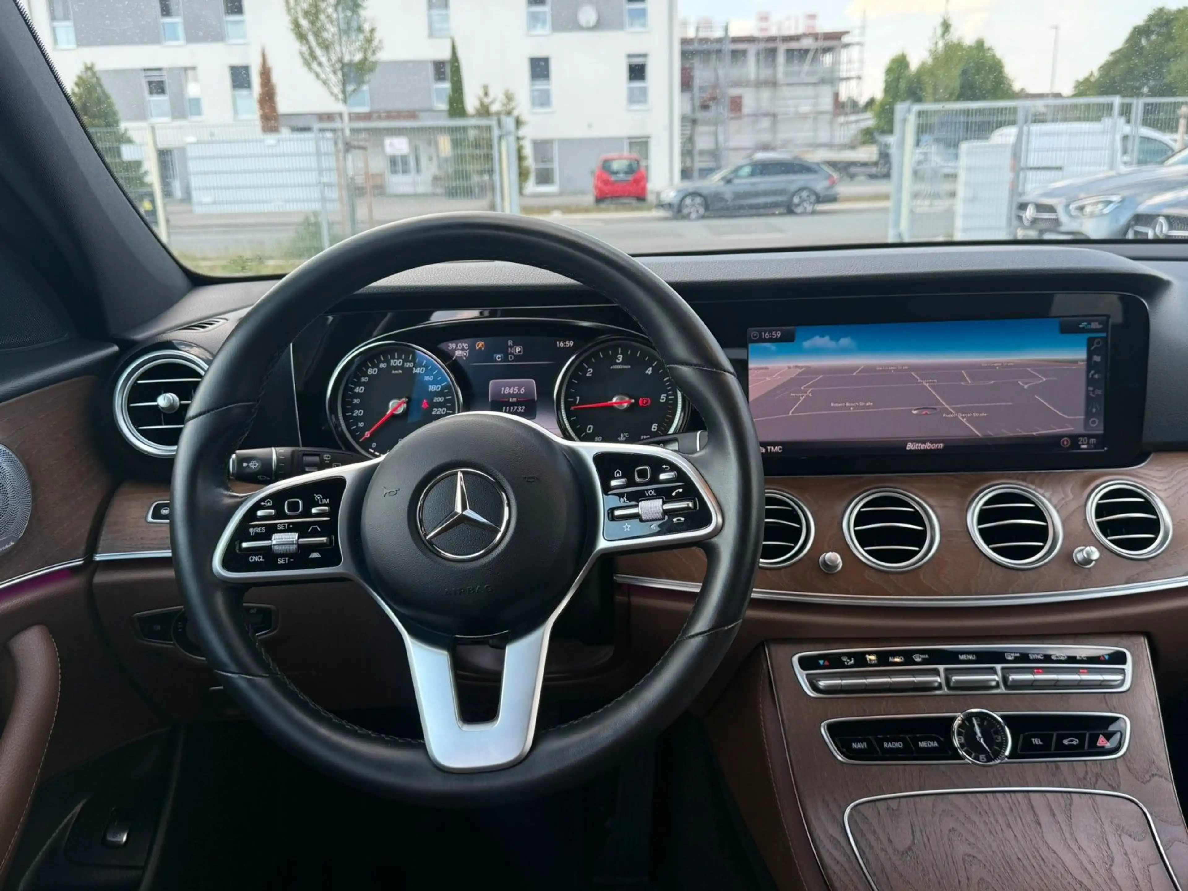 Mercedes-Benz E 400 d T 4 MATIC *AMG*DISTR+*360°KAM*BURMESTER — photo 15