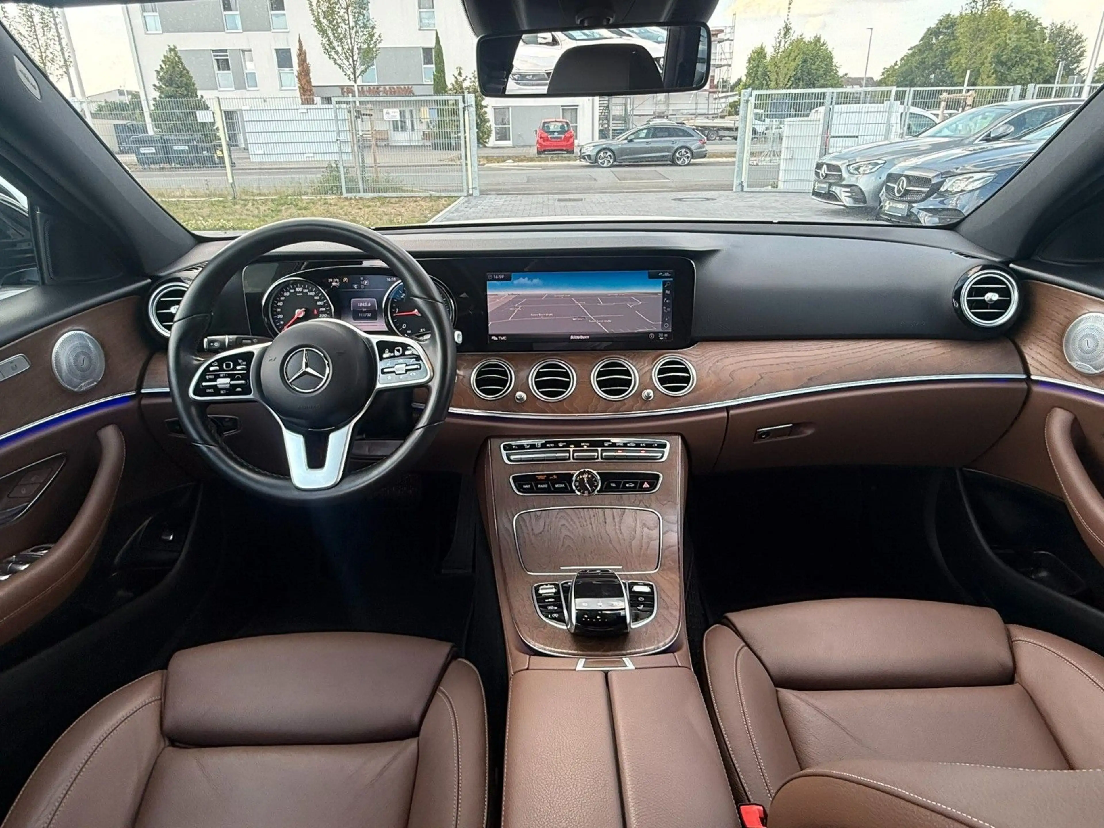 Mercedes-Benz E 400 d T 4 MATIC *AMG*DISTR+*360°KAM*BURMESTER — photo 14