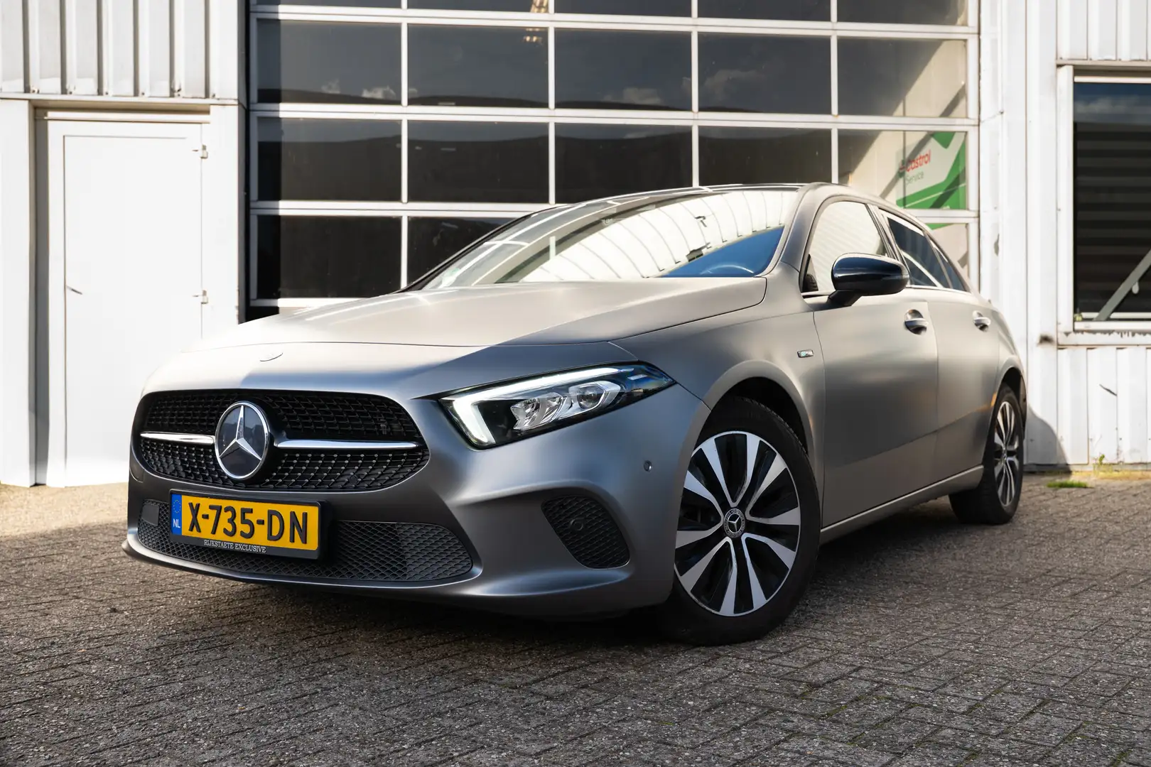 Mercedes-Benz A 250 Business Solution Luxury Limited | Pano Grey - 1