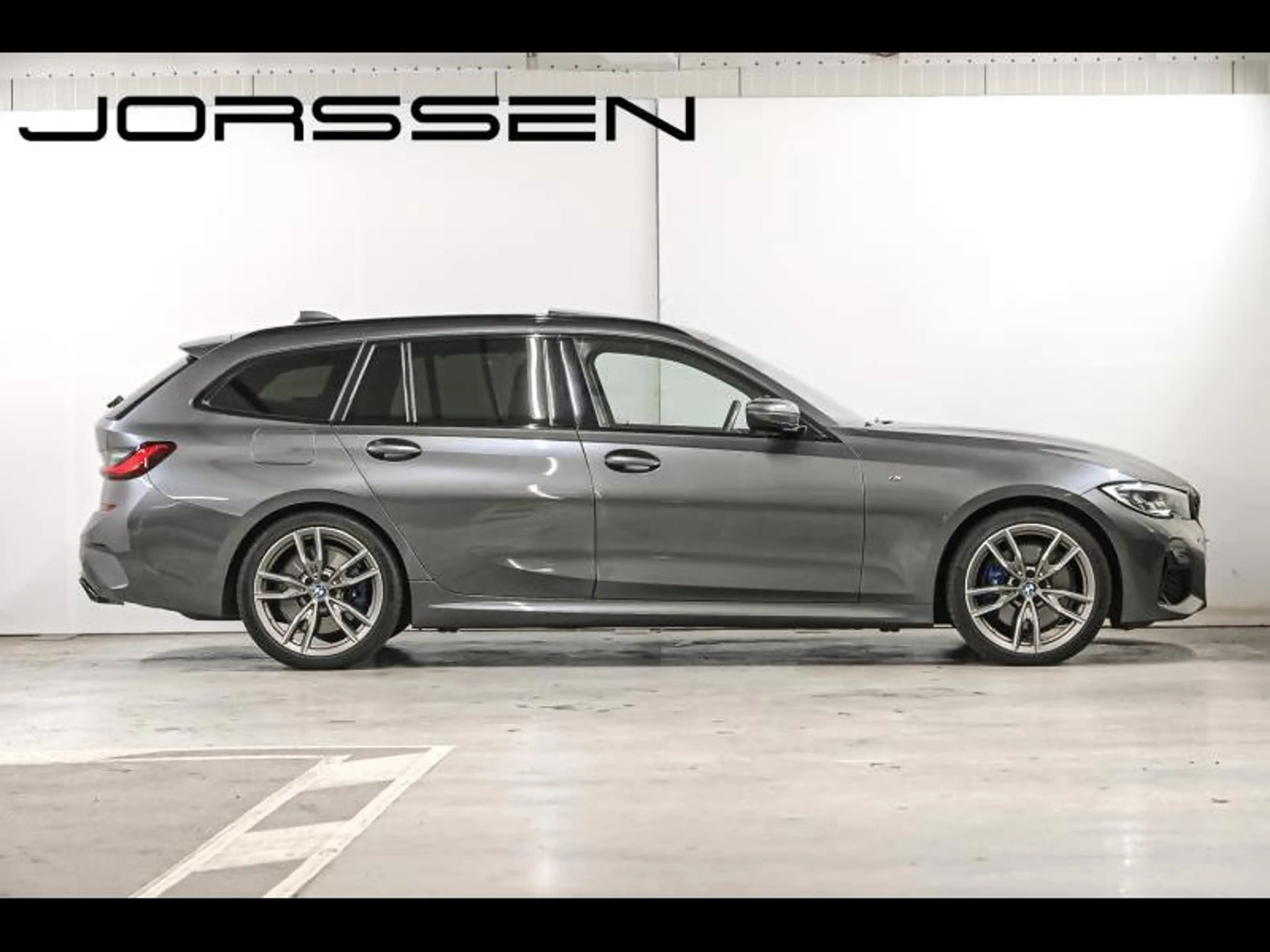 BMW 340 xDrive Touring — photo 3