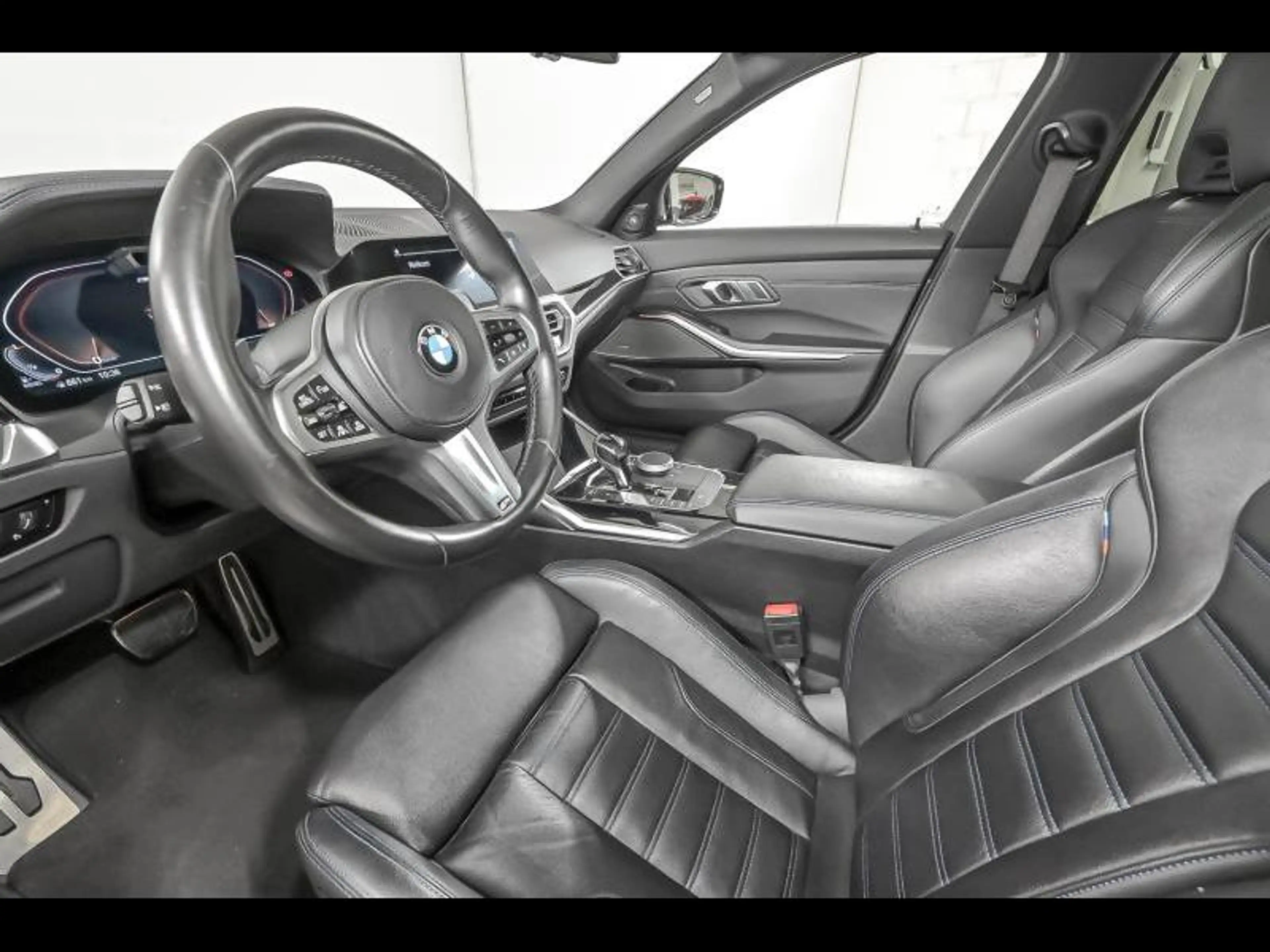 BMW 340 xDrive Touring — photo 6