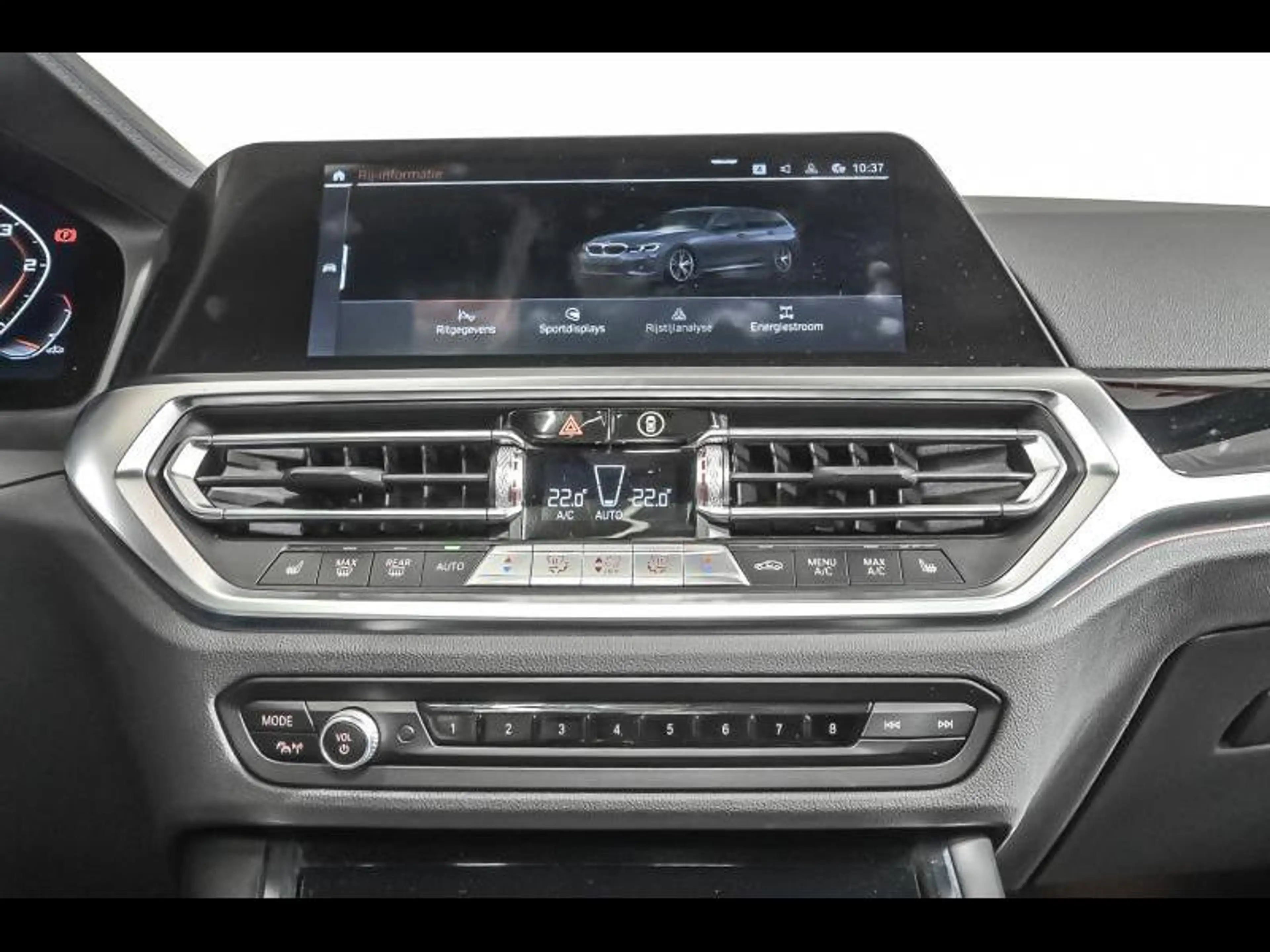 BMW 340 xDrive Touring — photo 12