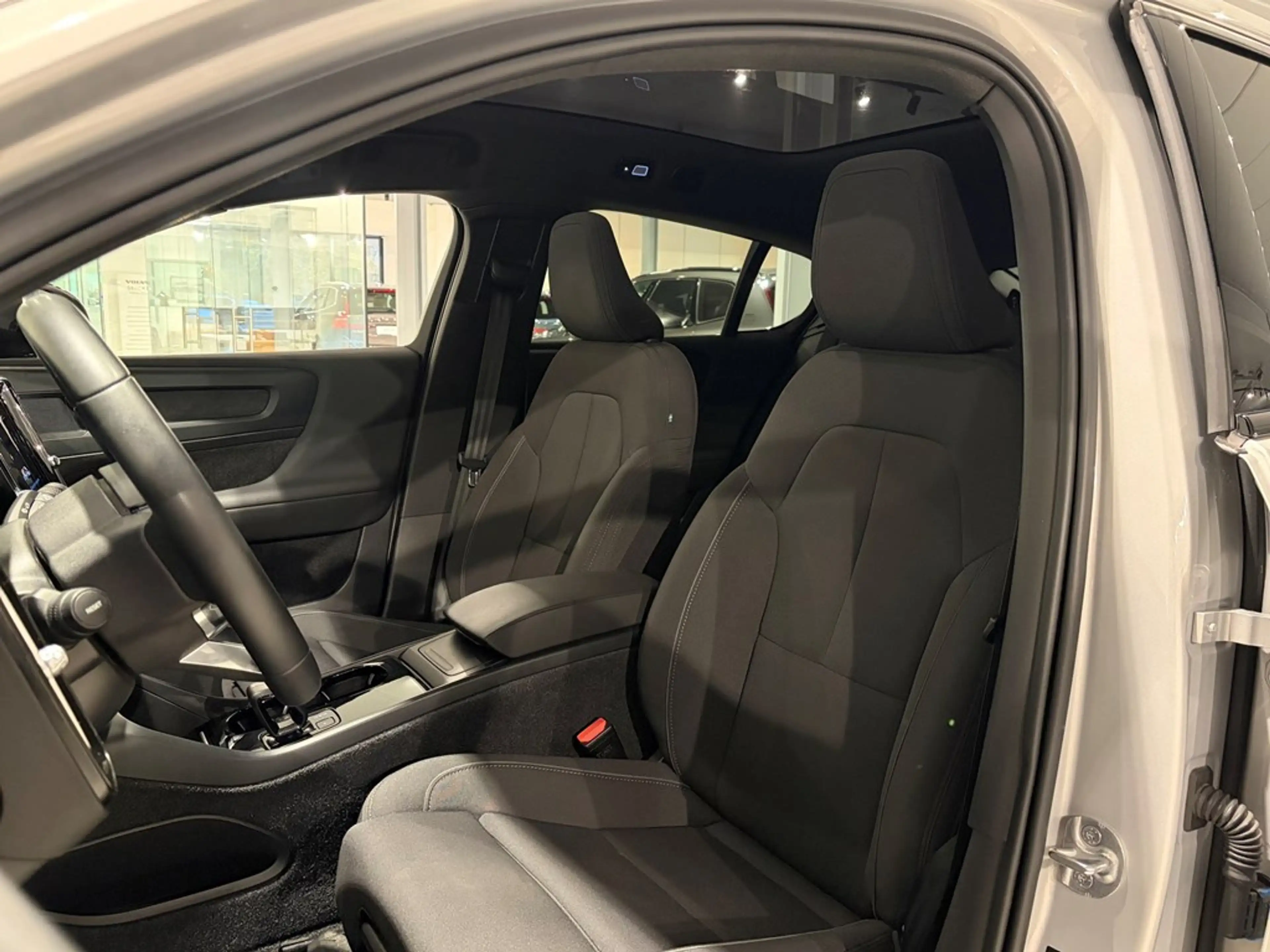 Volvo C40 Recharge Extended Range + electr trekhaak — photo 5
