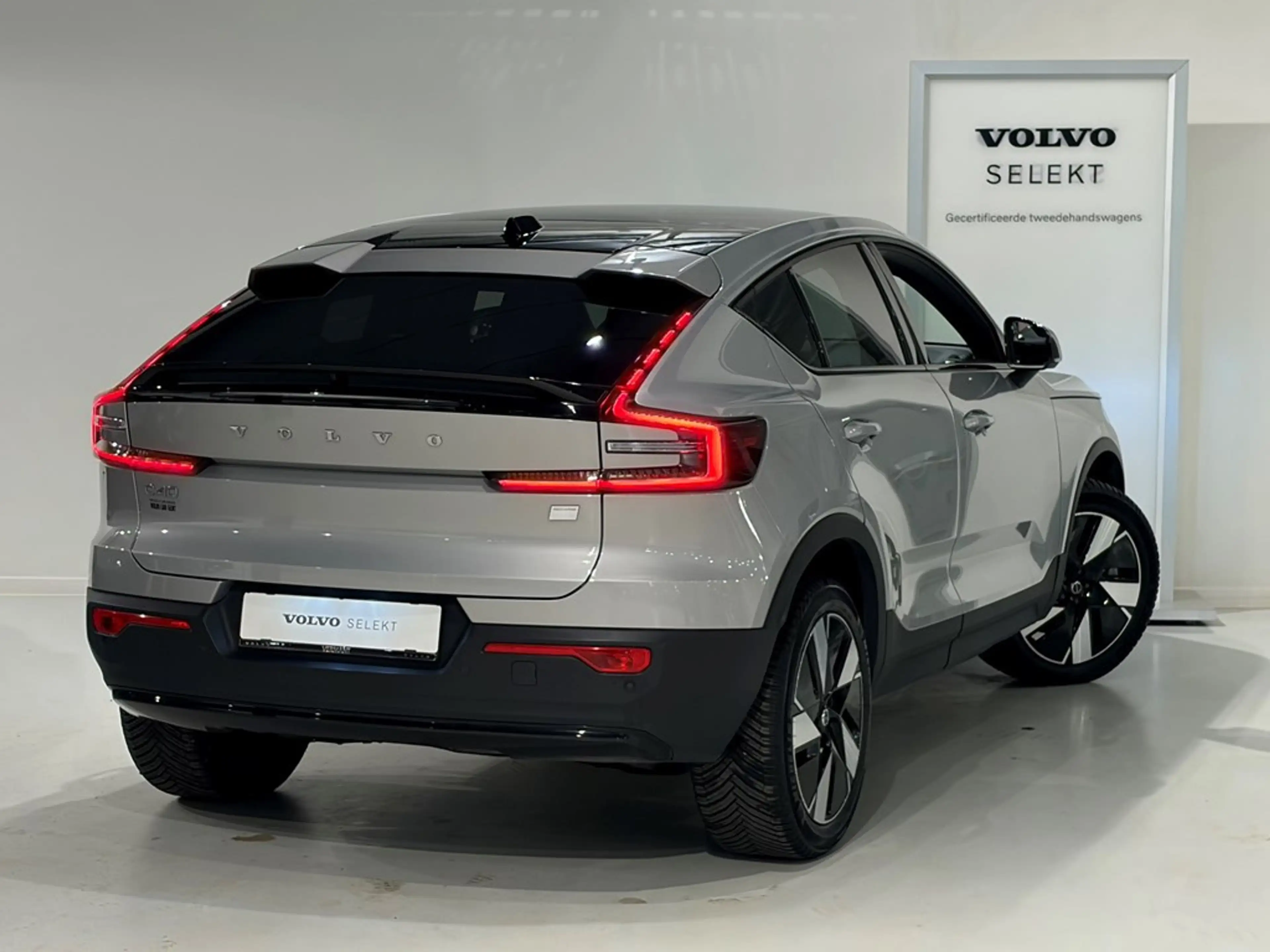 Volvo C40 Recharge Extended Range + electr trekhaak — photo 2