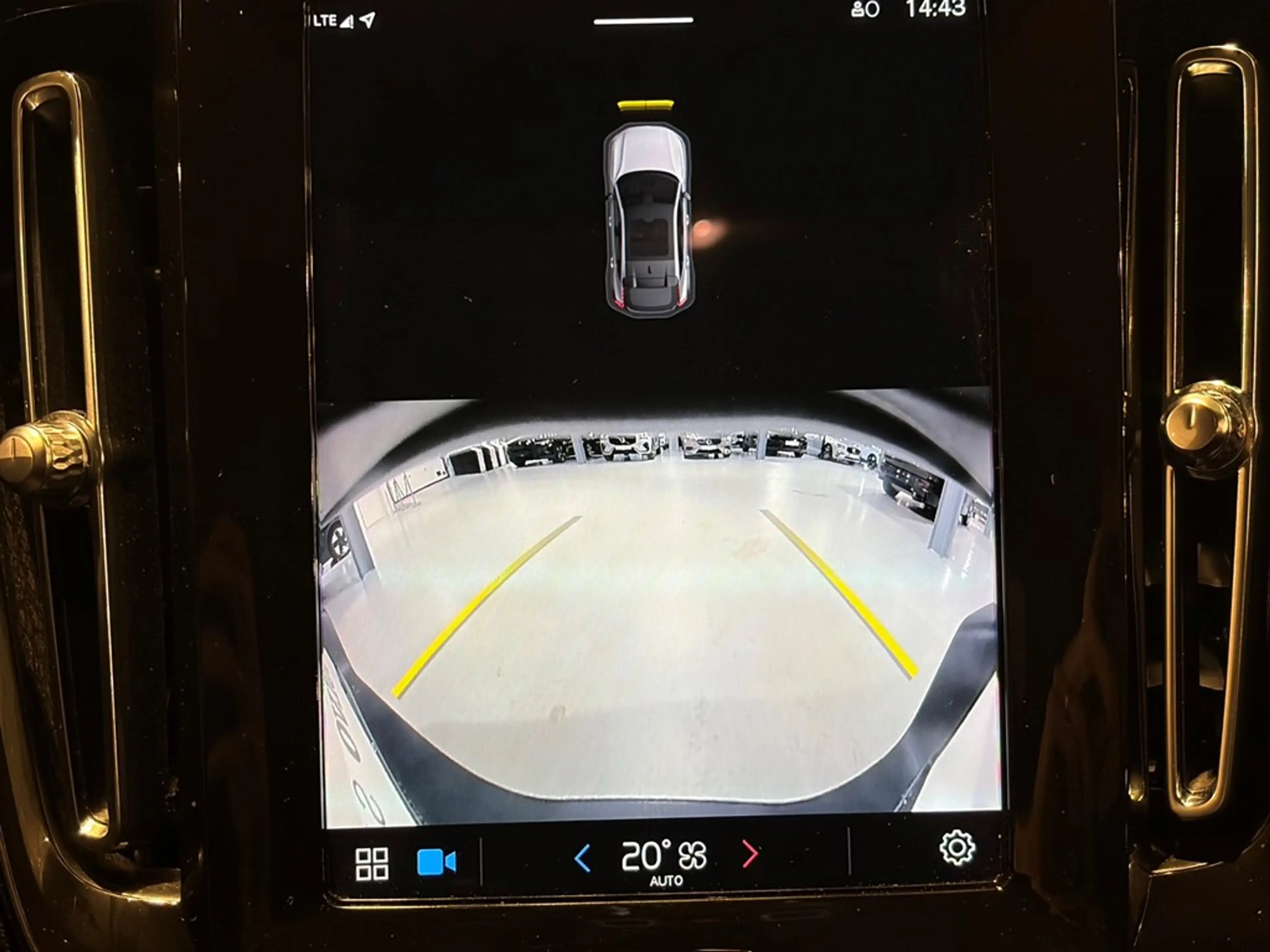Volvo C40 Recharge Extended Range + electr trekhaak — photo 7