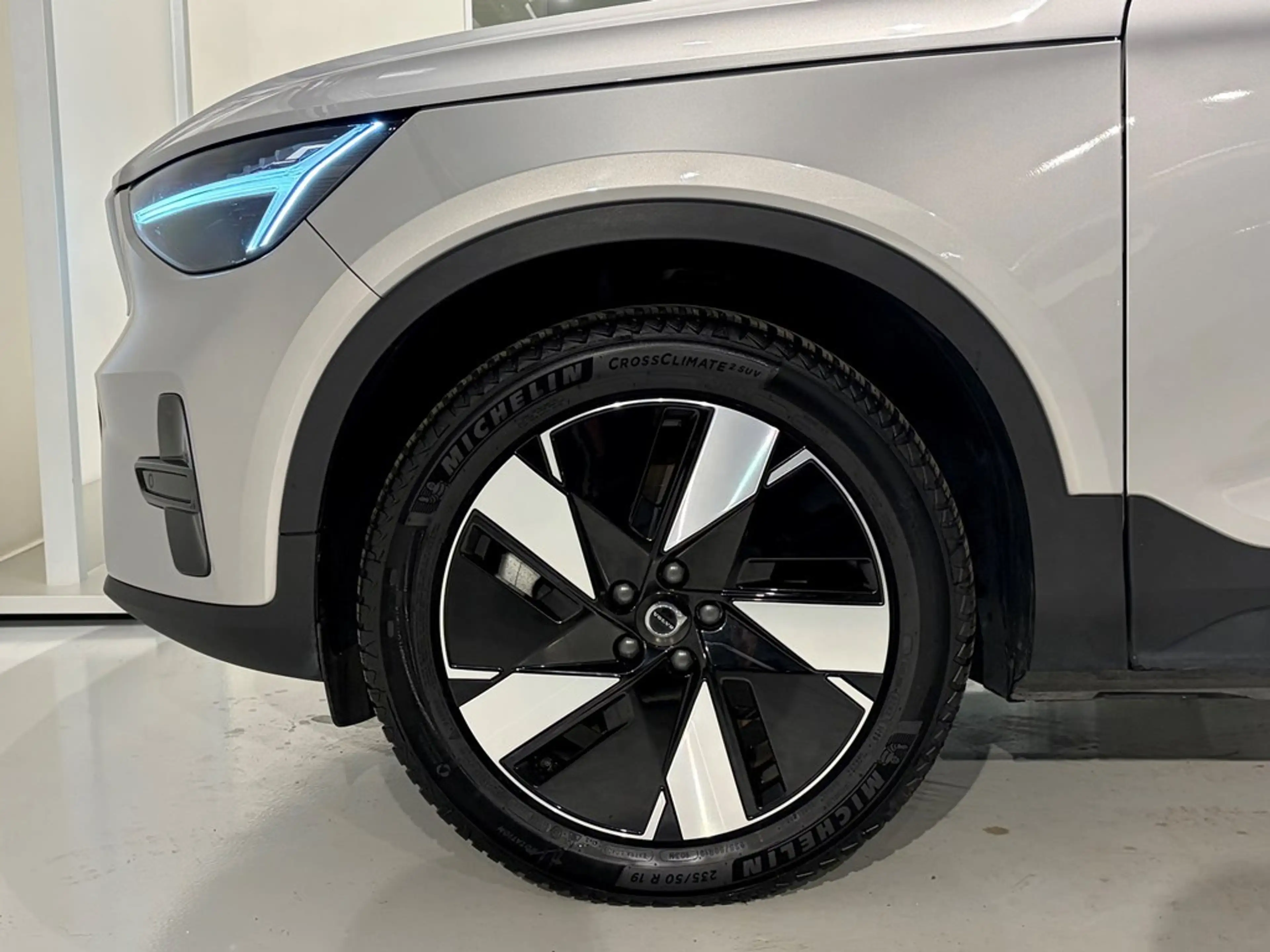 Volvo C40 Recharge Extended Range + electr trekhaak — photo 3
