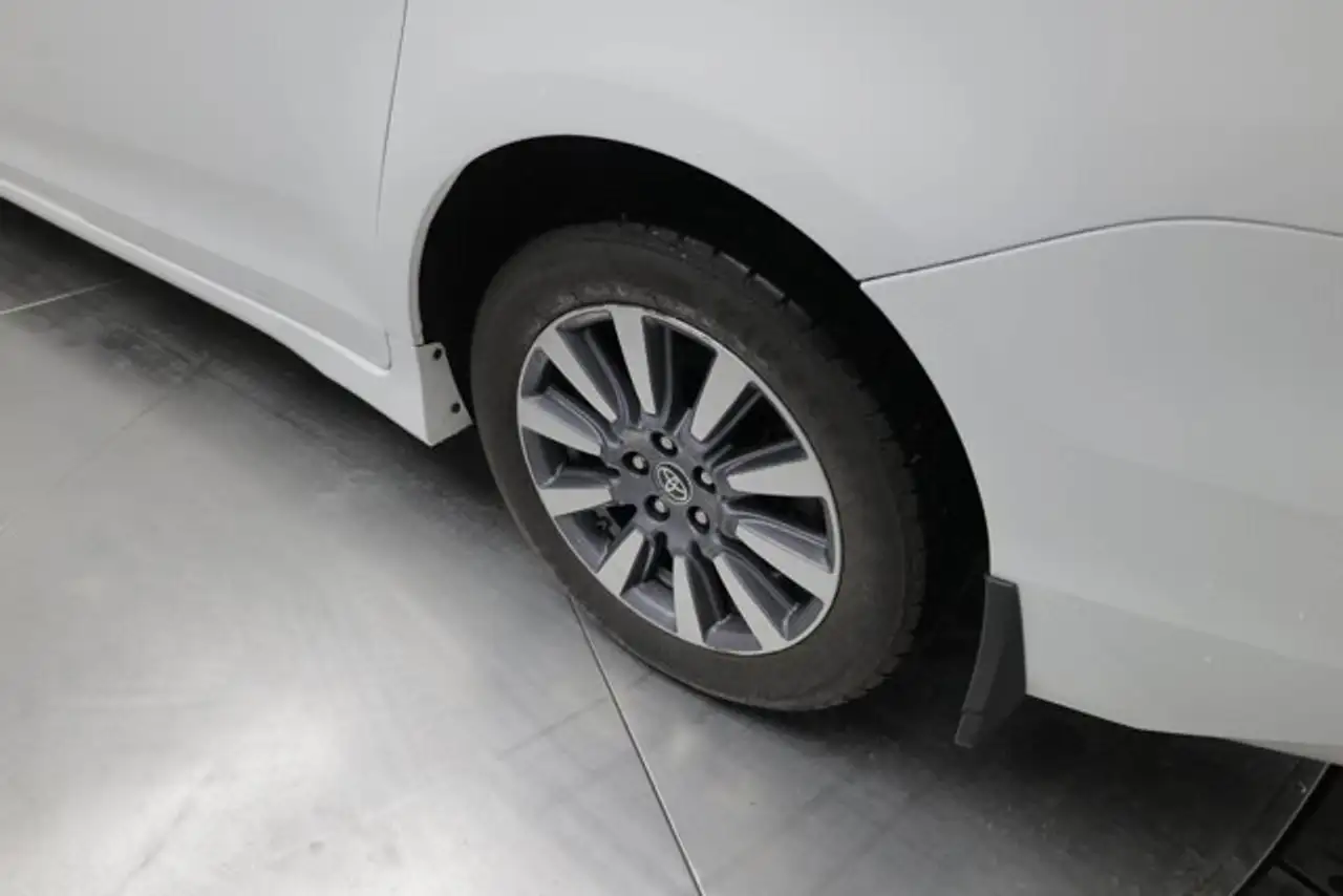 Toyota Sienna снимка Toyota Sienna
