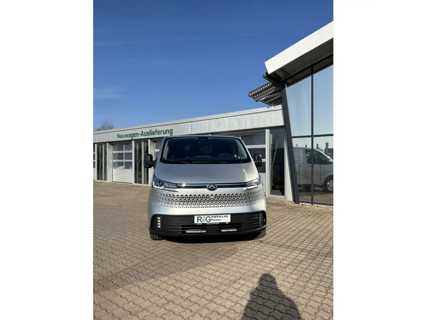 Maxus eDeliver 7 Kasten L2H1 88kW/h +großer Akku+langer Radstand+ Plateado - 2