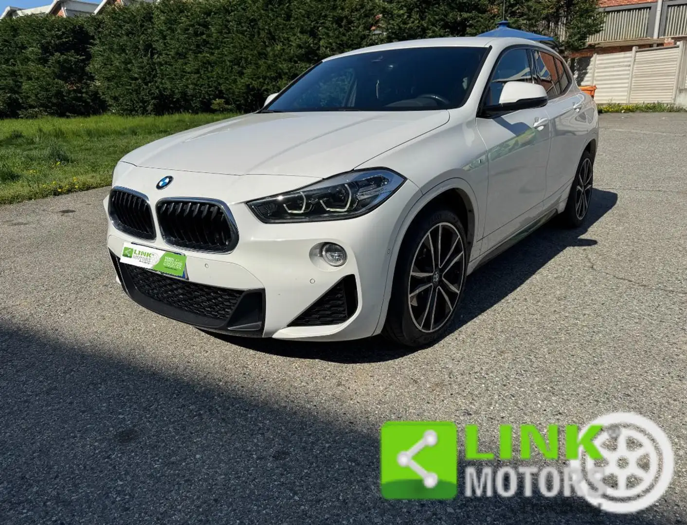BMW X2 sDrive18d M-Sport Wit - 2