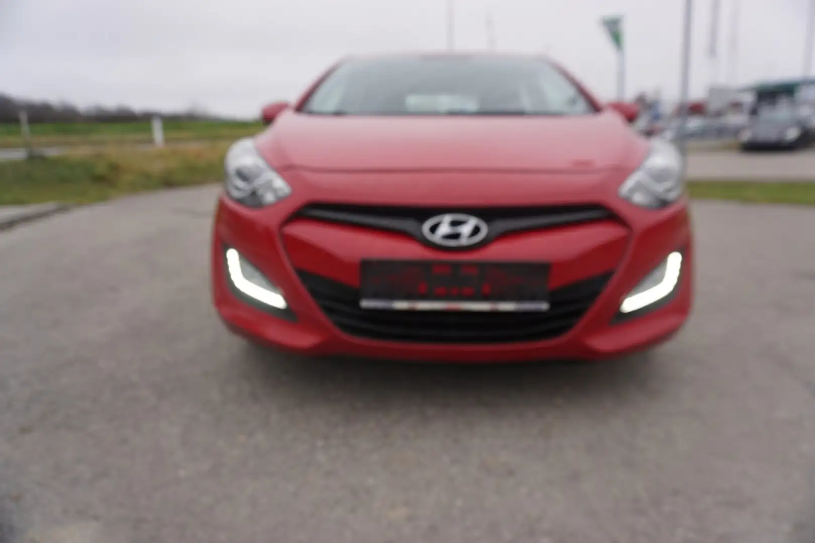 Hyundai i30 1,4 CVVT Europe Rot - 1