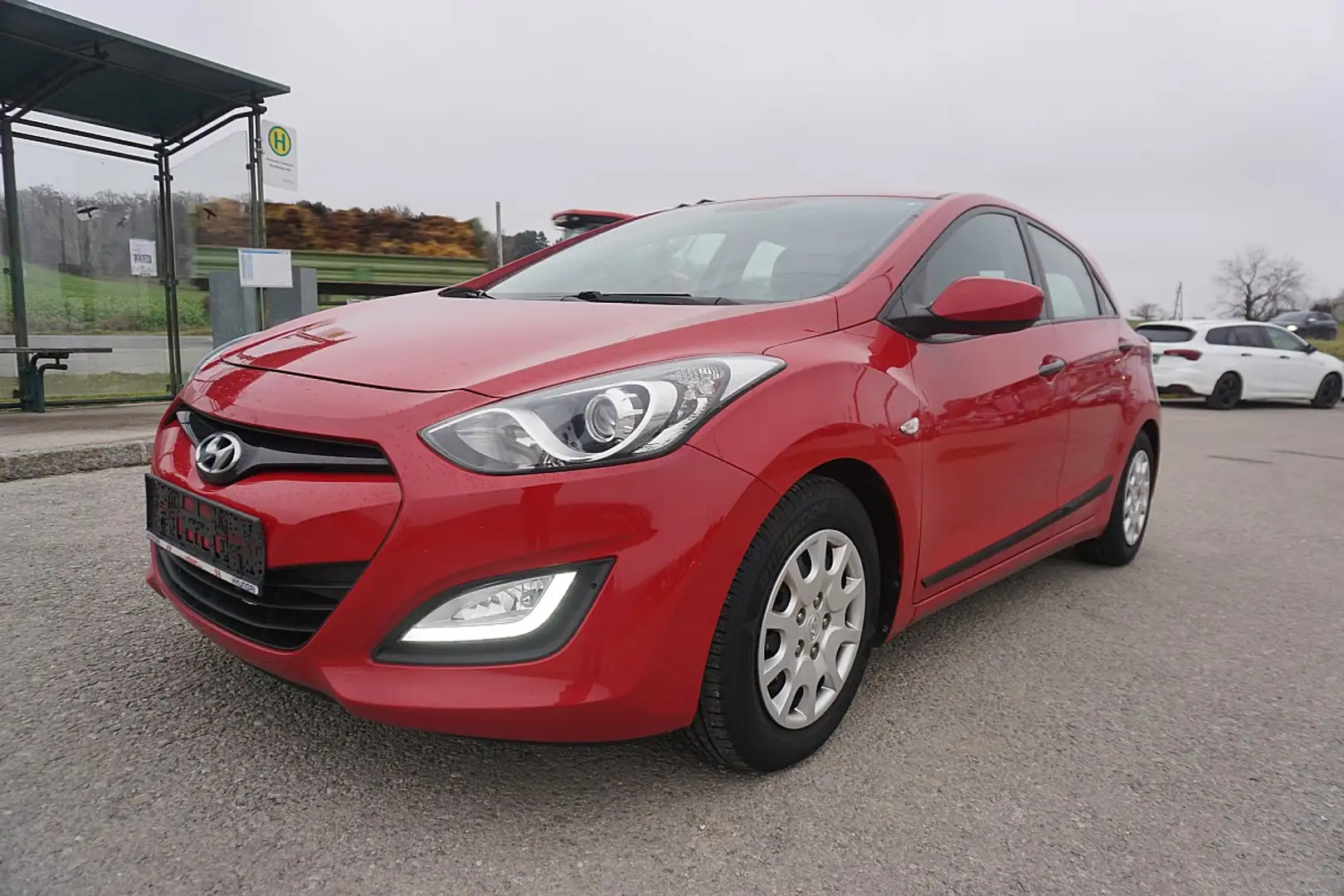 Hyundai i30 1,4 CVVT Europe Rot - 2