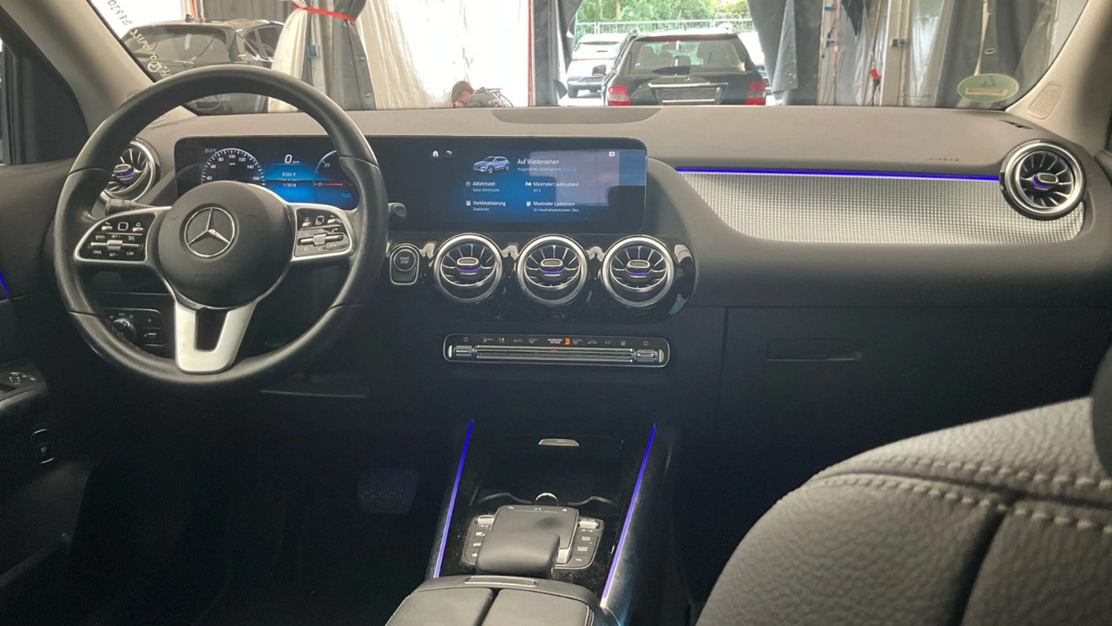 Mercedes-Benz EQA 250 sO93%*Pano*LED*360*Leder*TW*SPUR*VK*19 — photo 9