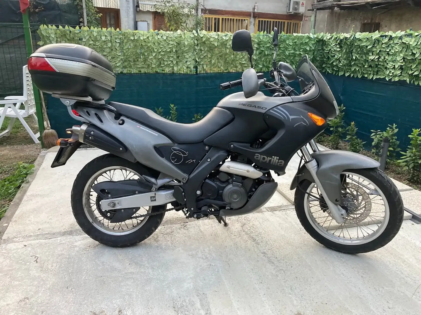 Aprilia Pegaso 650 Szürke - 2