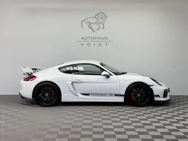 Porsche Cayman view 4