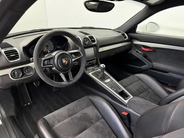 Porsche Cayman view 9