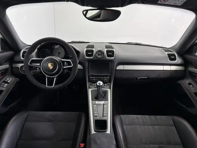 Porsche Cayman view 10