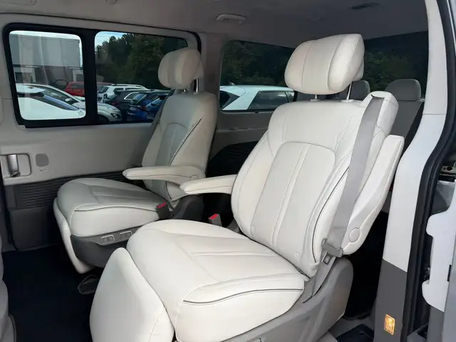 Hyundai Staria view 15