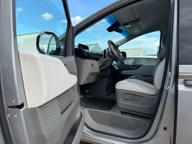 Hyundai Staria view 8