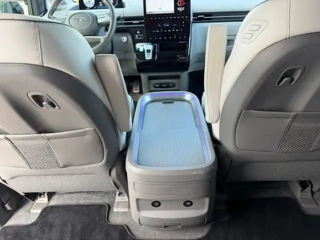 Hyundai Staria view 14