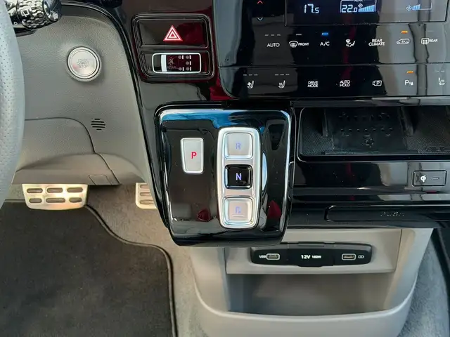 Hyundai Staria view 13