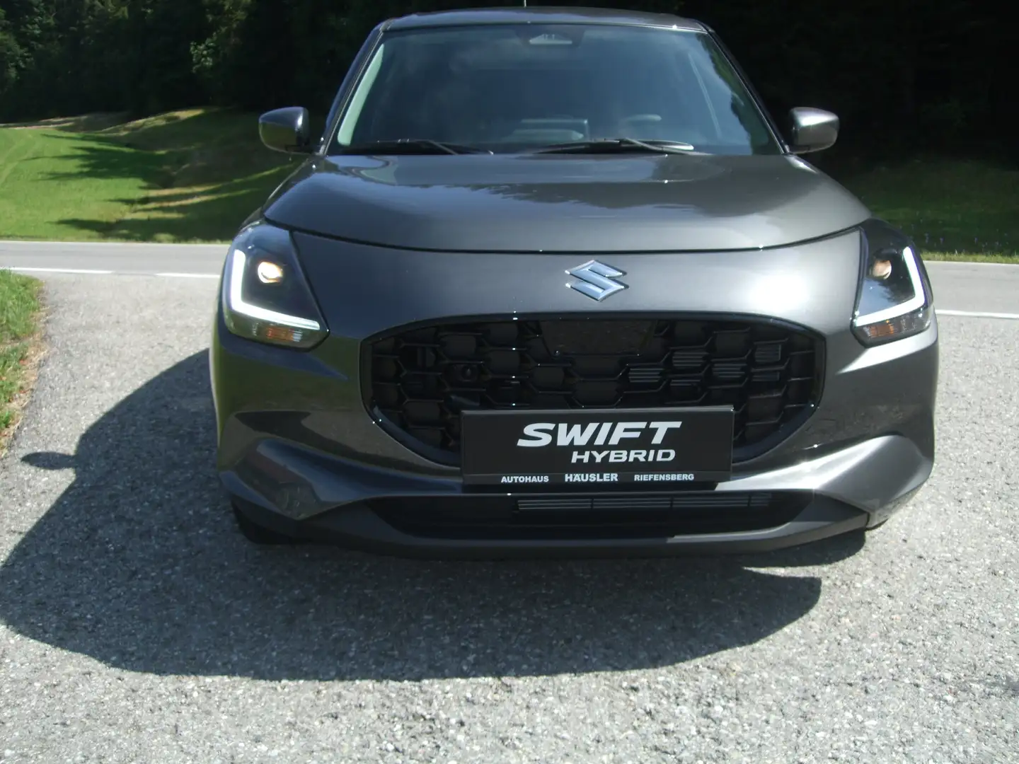 Suzuki Swift Shine Allgrip Hybrid Grau - 2