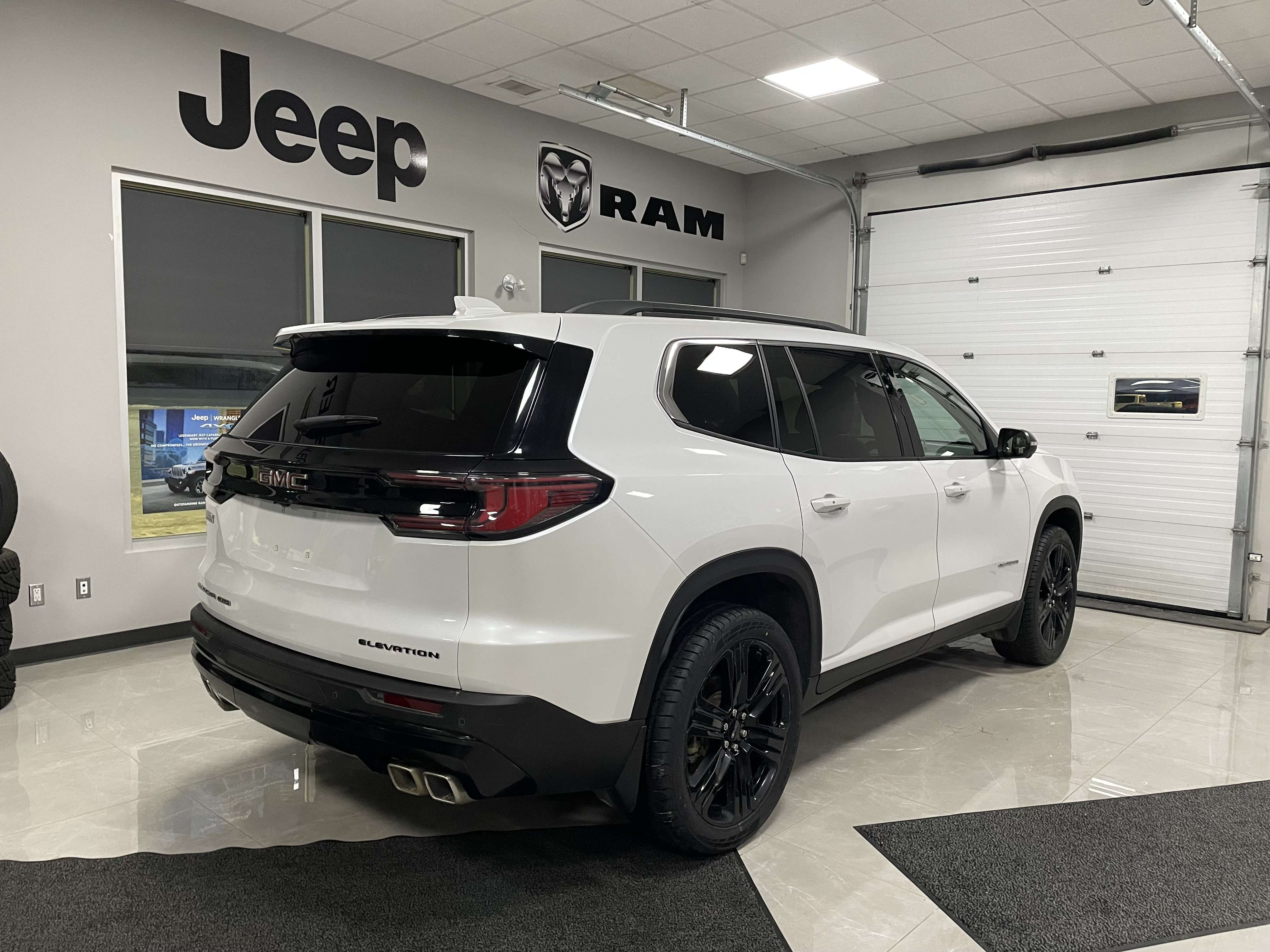 2024 GMC Acadia