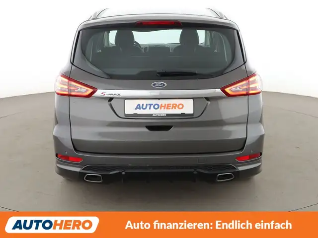 Ford S-Max view 5