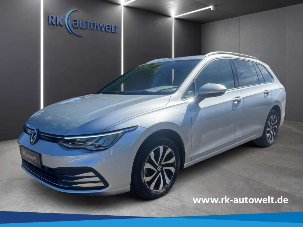Volkswagen Golf 2022 — VIII Active 1.5 TSI LED Navi AHK Climatronic