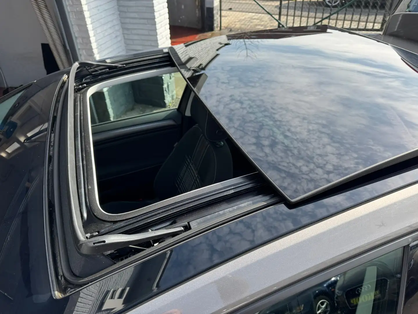Volkswagen Golf VII 1.4 TSI Lounge 125cv Gps Toit Ouvrant Pano✅ Gris - 2