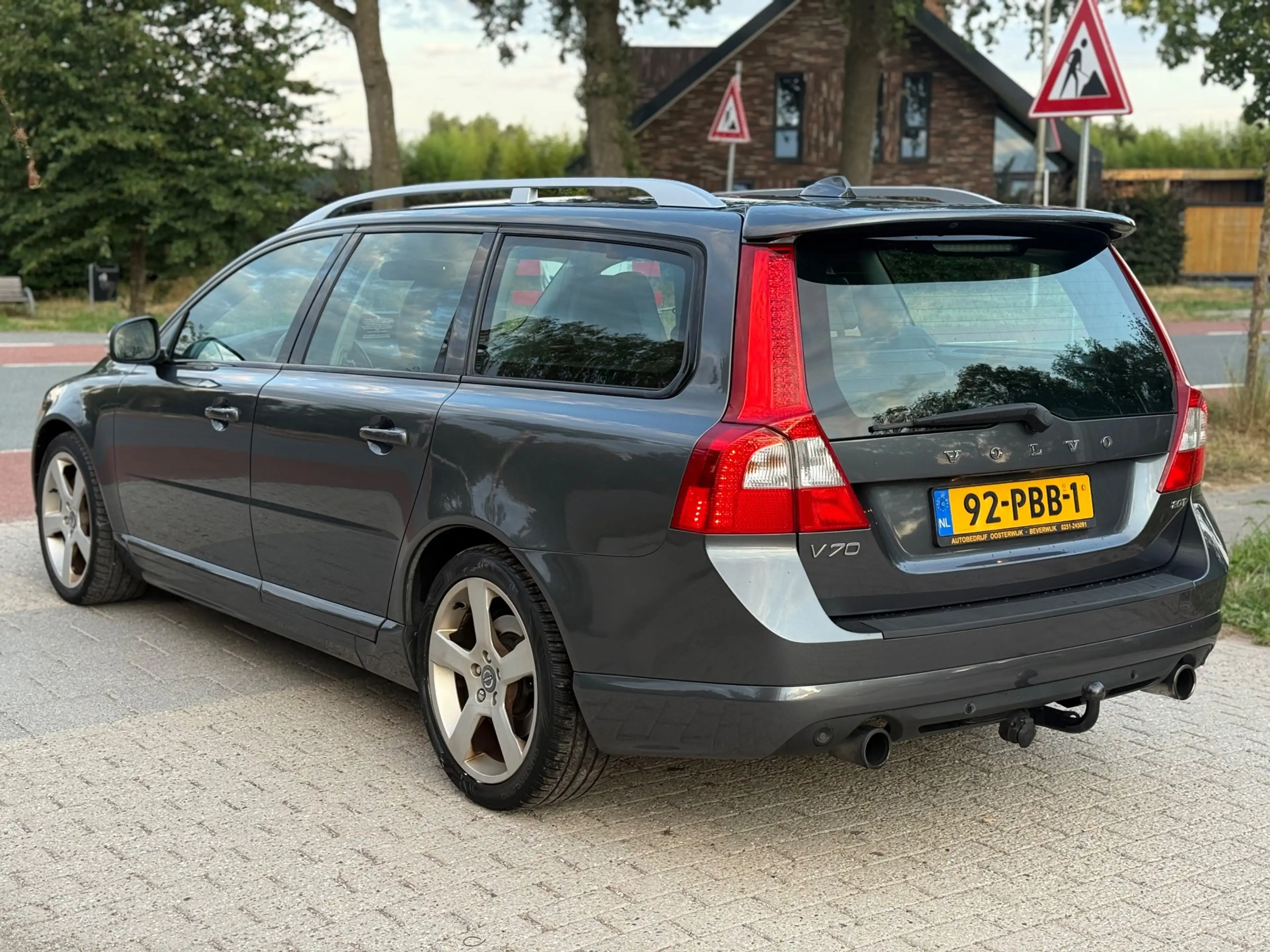 Volvo V70 2.0T R-Edition AUTOMAAT AIRCO CRUIS LEDER NAVI PDC — photo 3