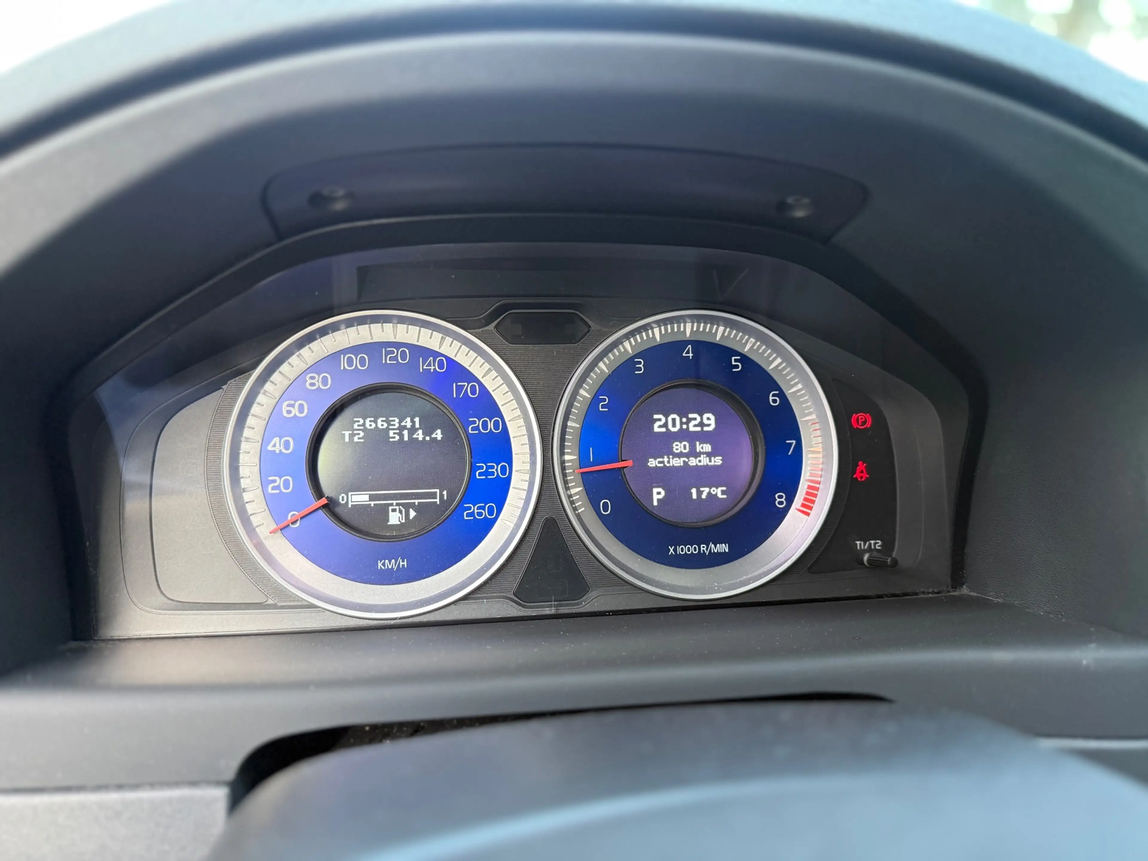 Volvo V70 2.0T R-Edition AUTOMAAT AIRCO CRUIS LEDER NAVI PDC — photo 11