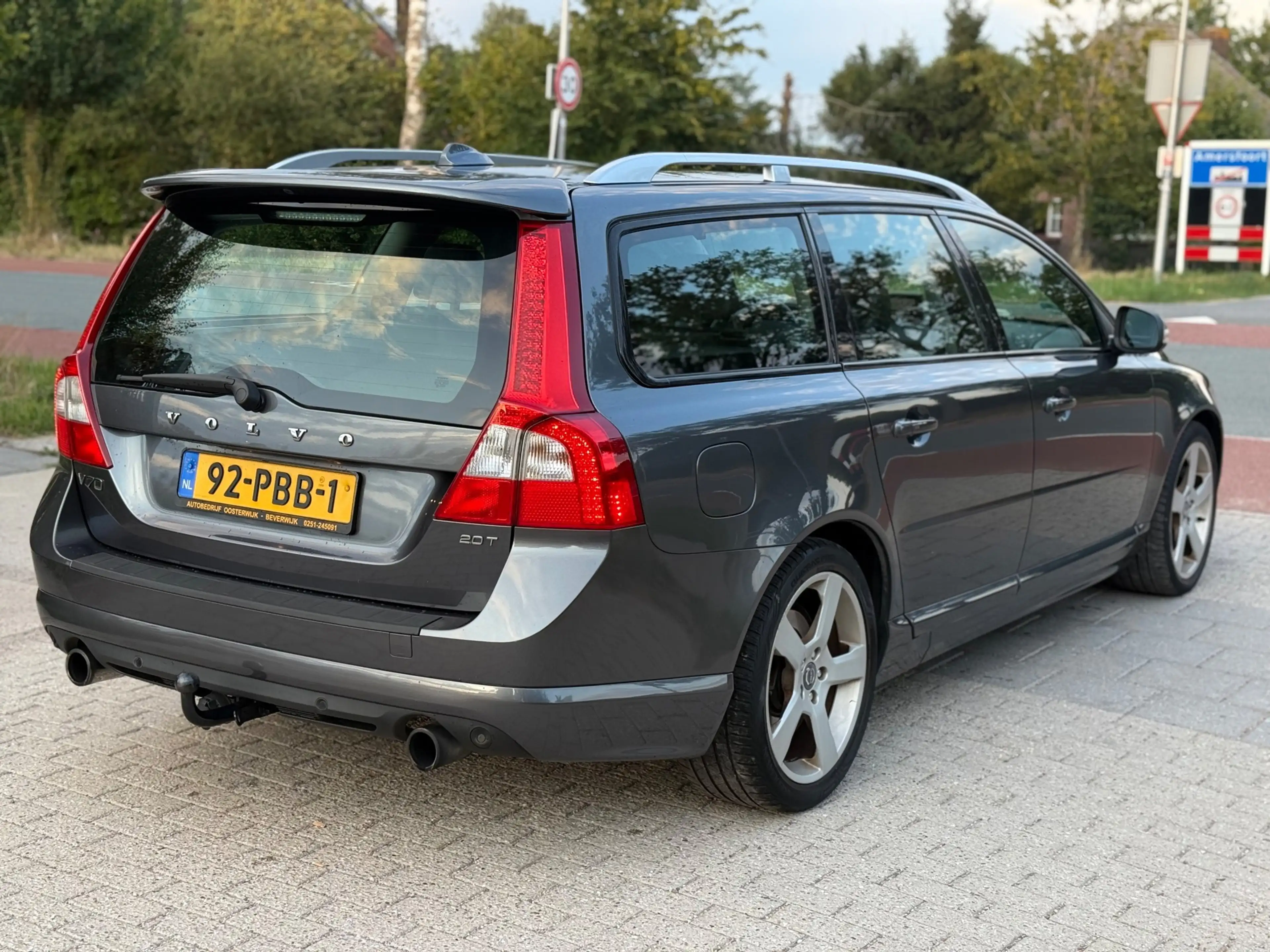 Volvo V70 2.0T R-Edition AUTOMAAT AIRCO CRUIS LEDER NAVI PDC — photo 8