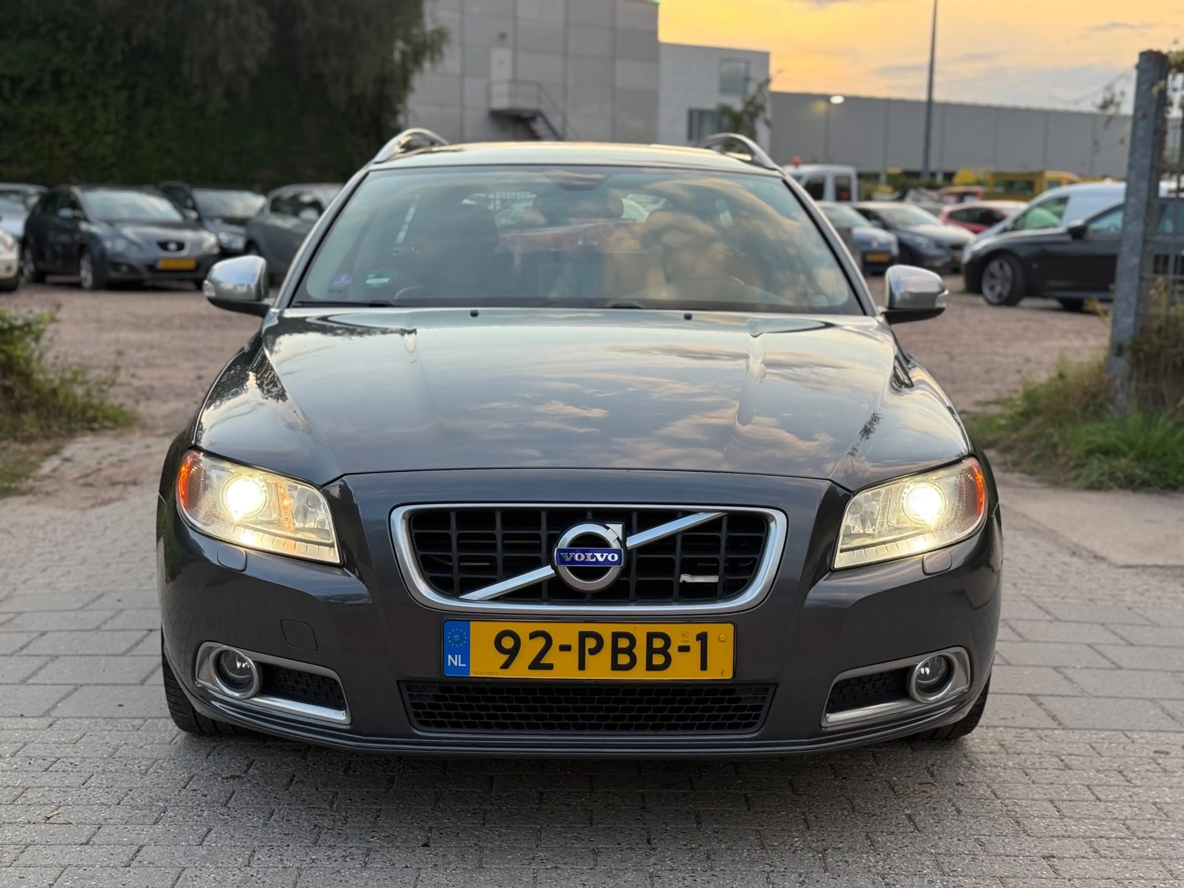 Volvo V70 2.0T R-Edition AUTOMAAT AIRCO CRUIS LEDER NAVI PDC — photo 5