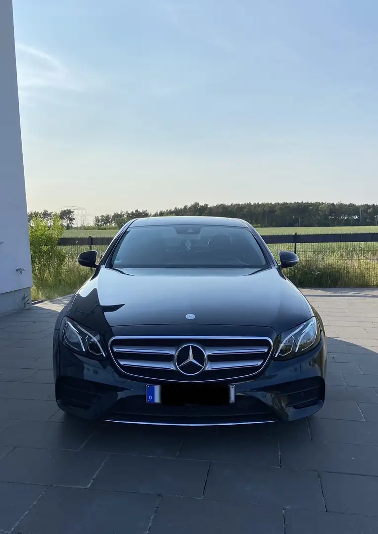 Mercedes-Benz E 220 E 220 d AMG Line Exteriuer Blau - 1