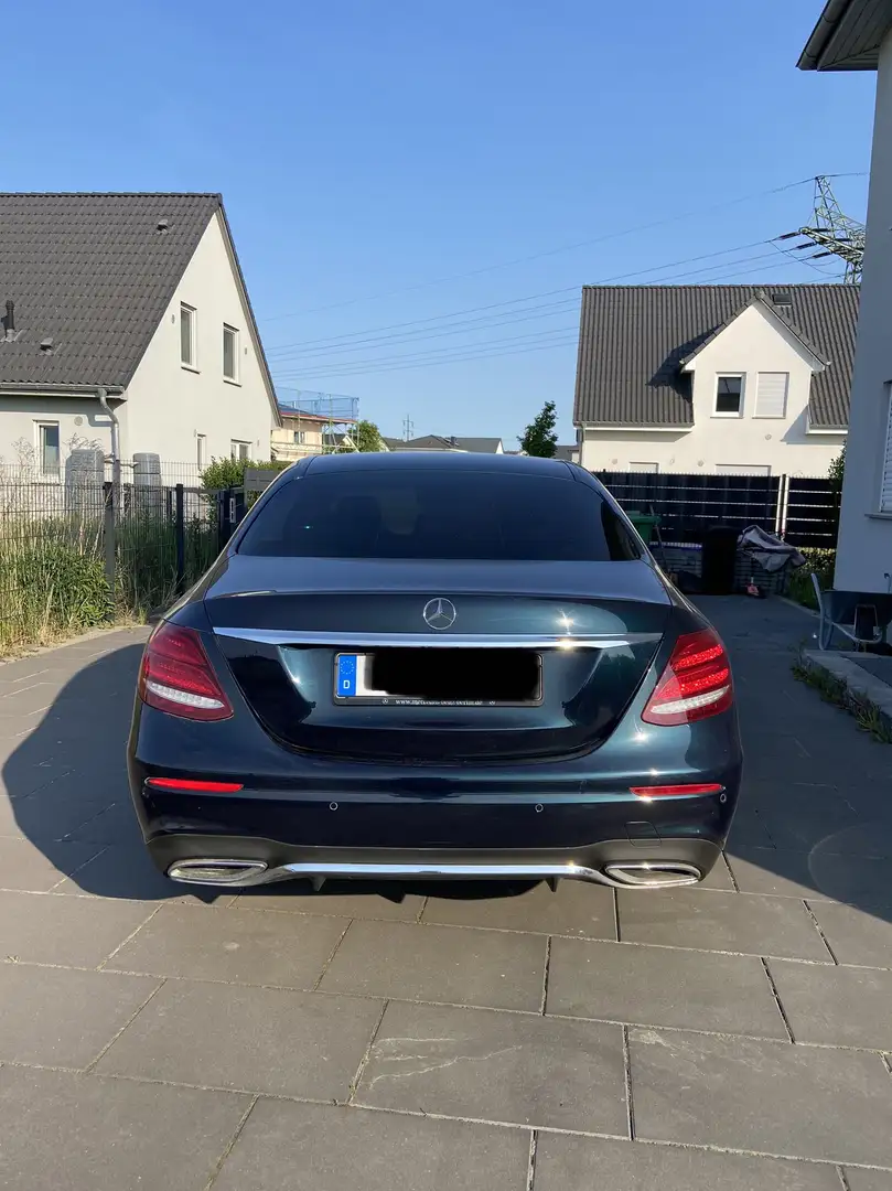 Mercedes-Benz E 220 E 220 d AMG Line Exteriuer Blau - 2
