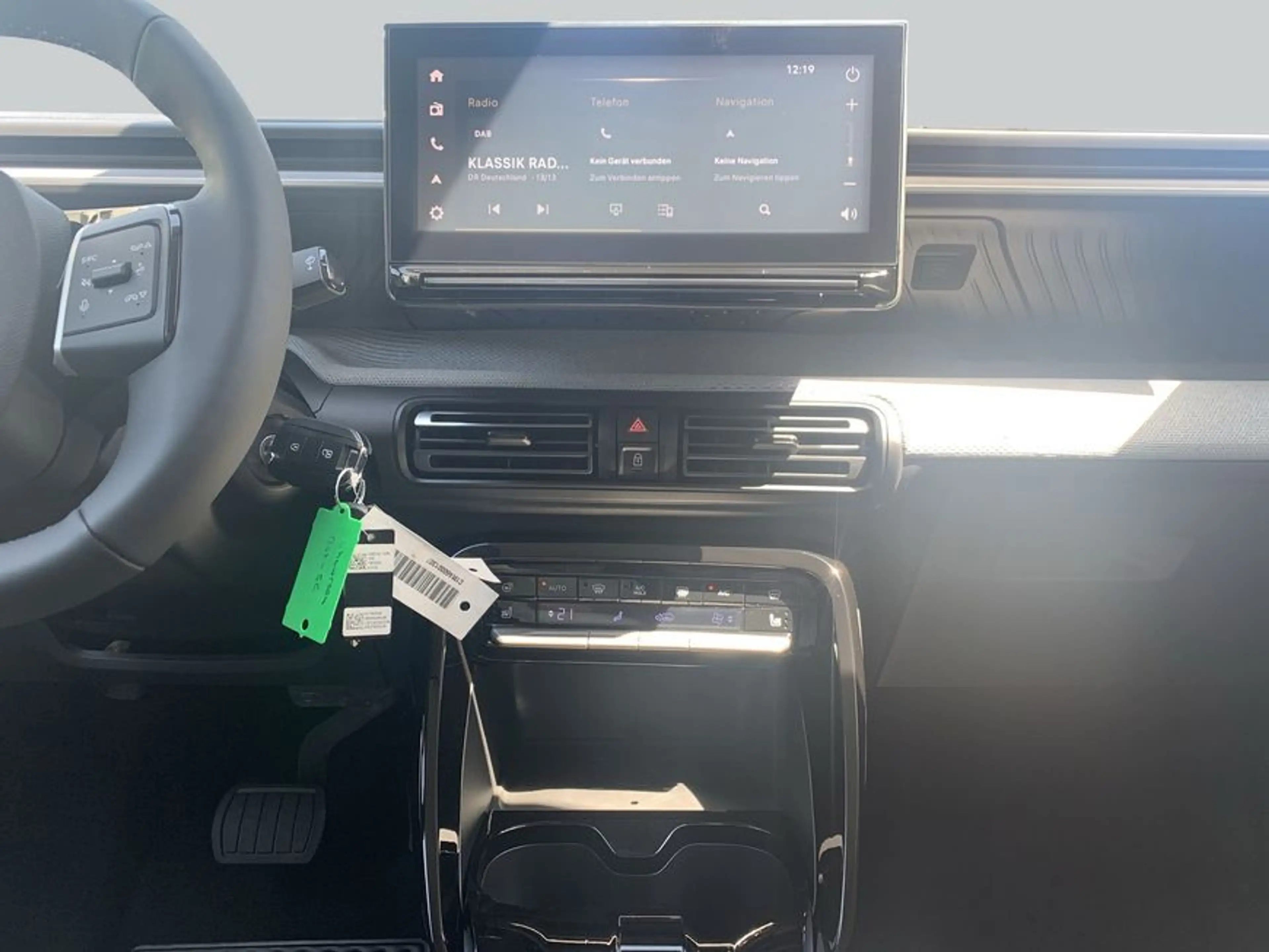 Citroen C3 Aircross Hybrid 145 PLUS — photo 14