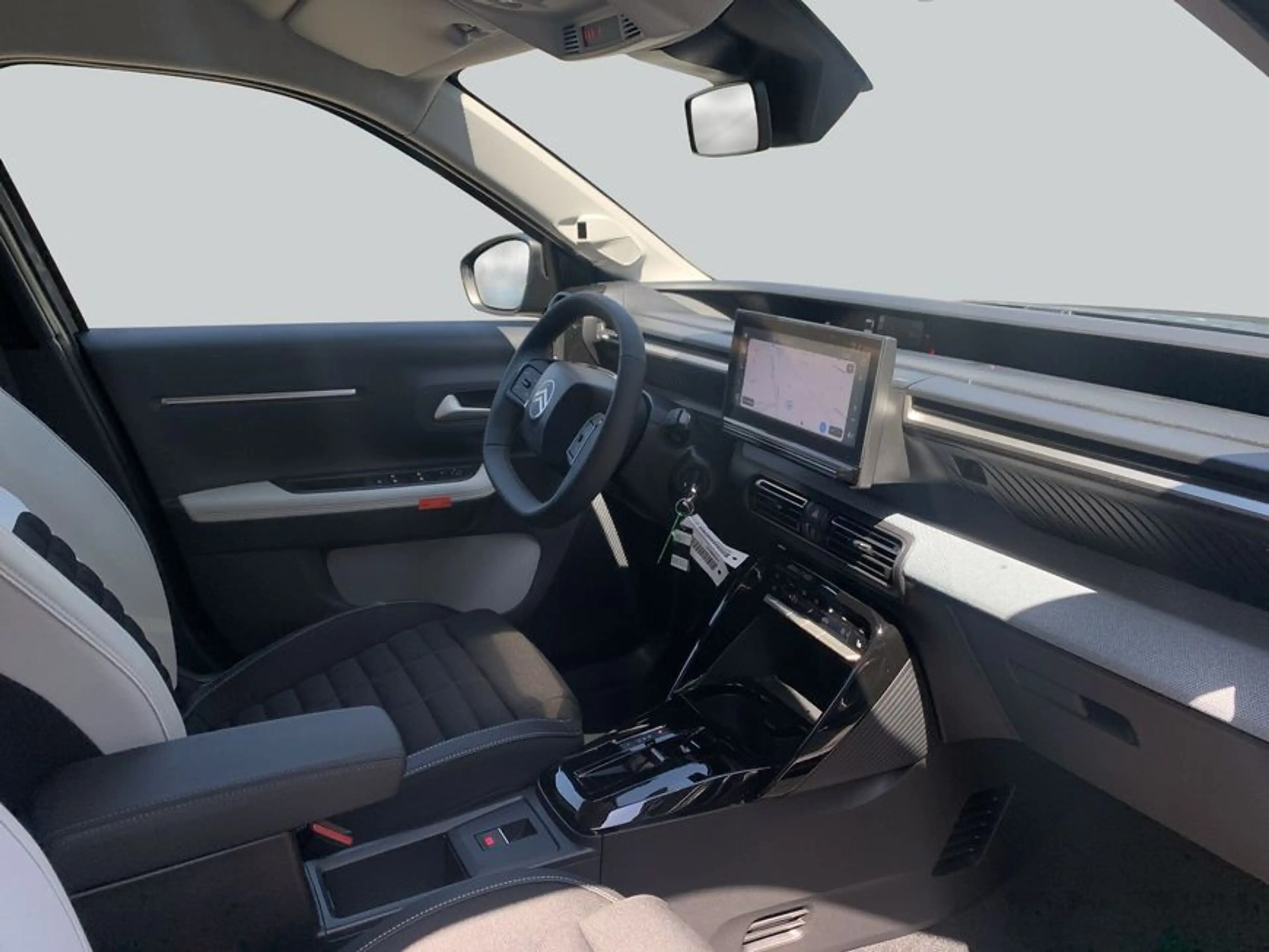 Citroen C3 Aircross Hybrid 145 PLUS — photo 12