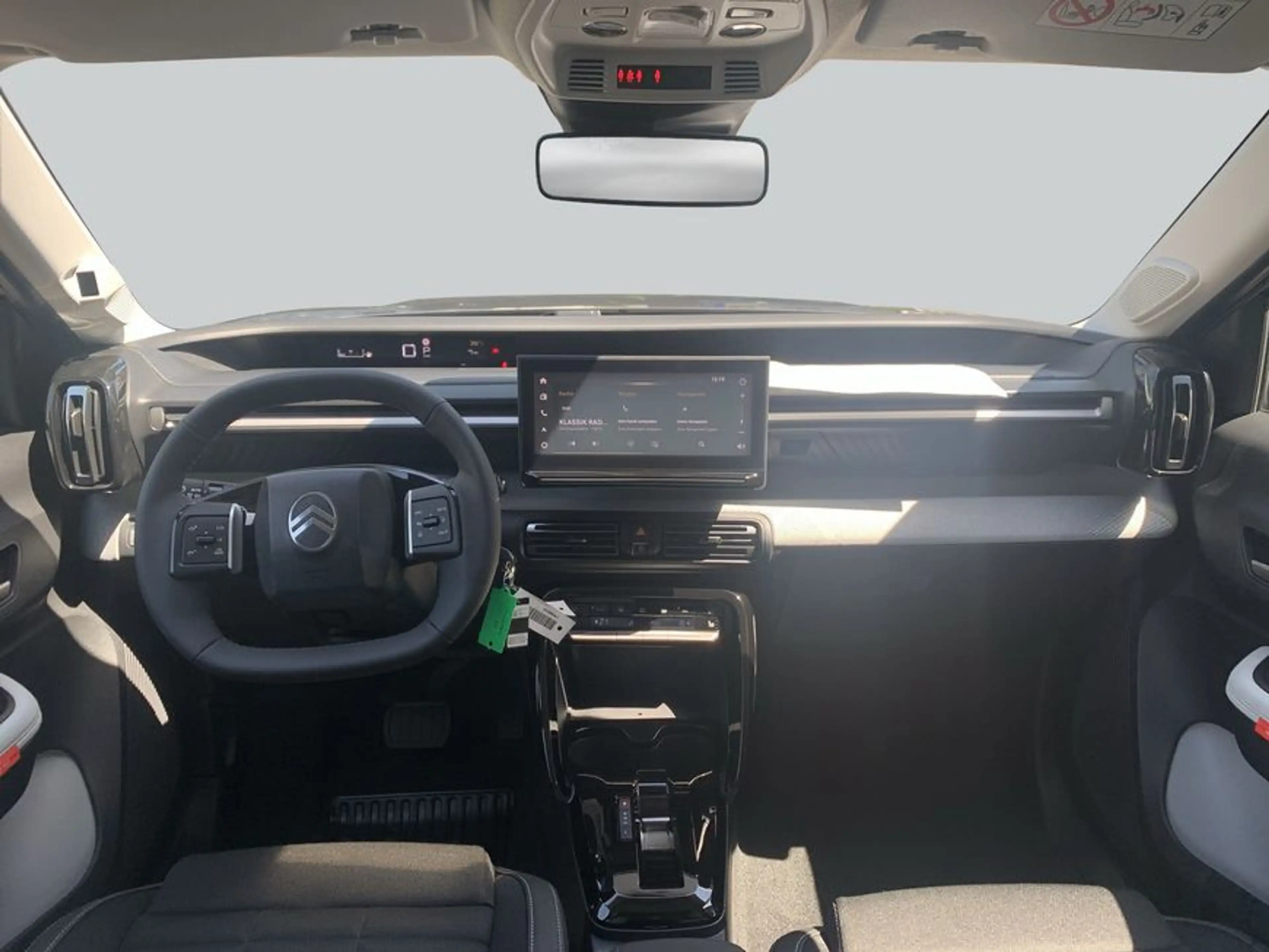 Citroen C3 Aircross Hybrid 145 PLUS — photo 13