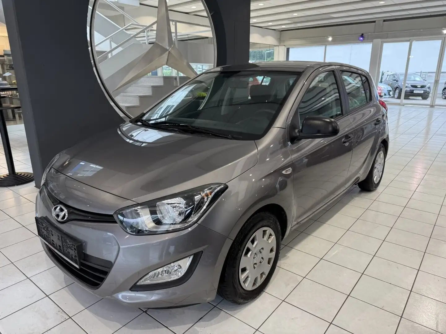 Hyundai i20 Life - nur für Händler oder Bastler (kein Pickerl) Grau - 2