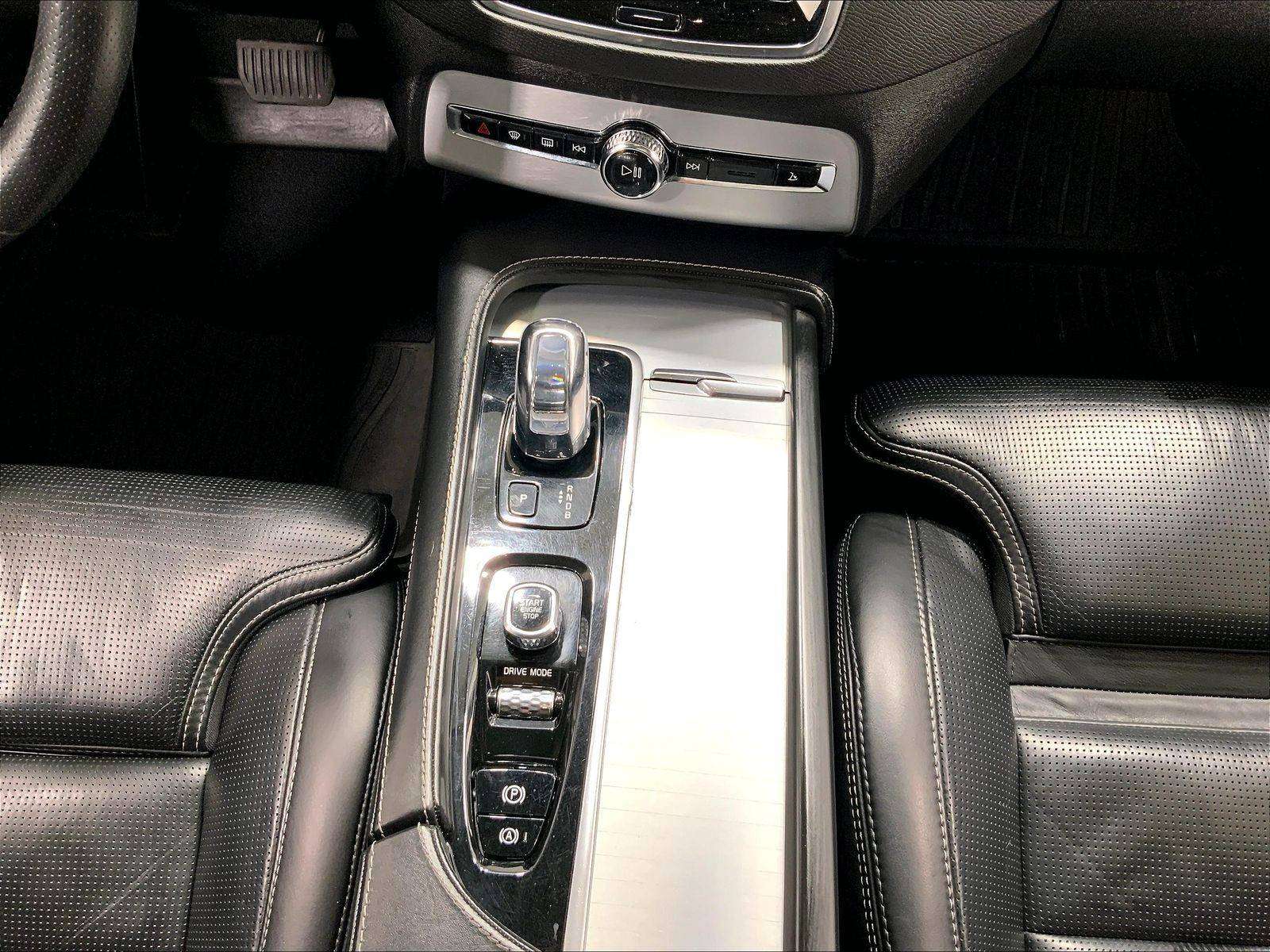 2019 Volvo XC90 T8 Momentum, Comes with Winter Wheel Set! thumb 30