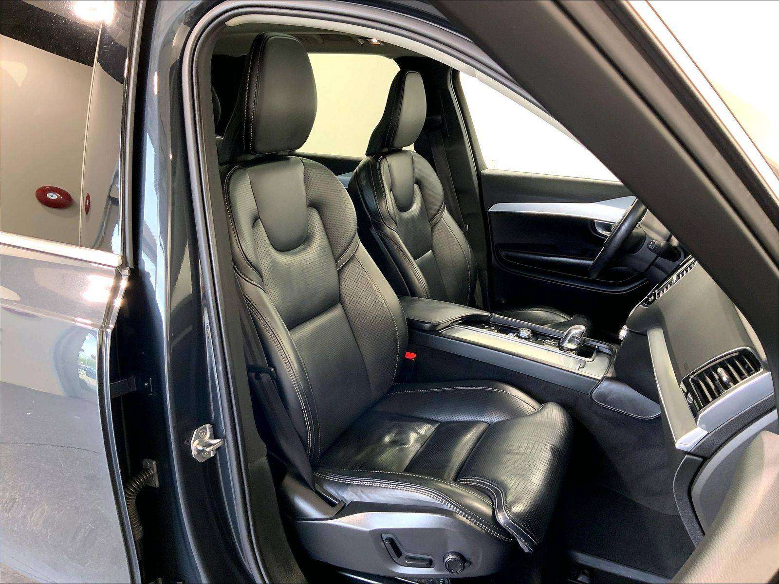 2019 Volvo XC90 T8 Momentum, Comes with Winter Wheel Set! thumb 35