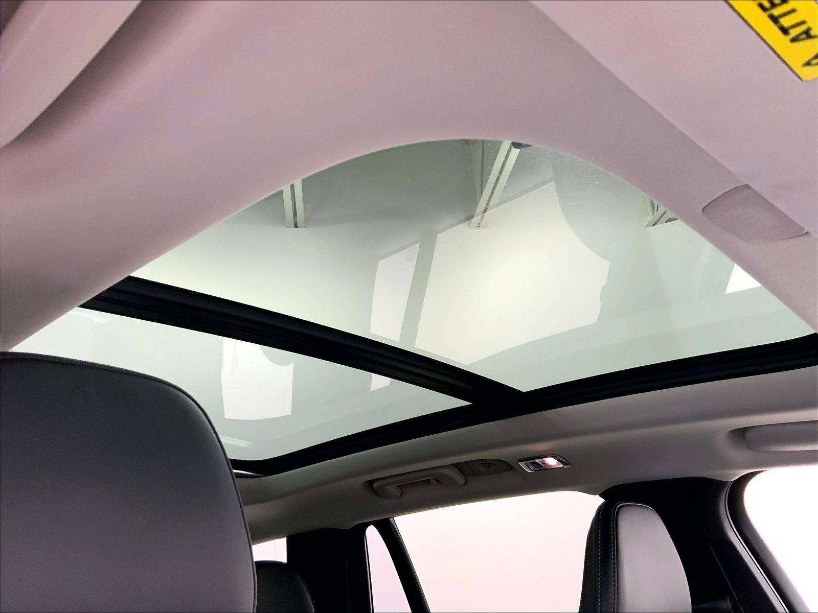 2019 Volvo XC90 T8 Momentum, Comes with Winter Wheel Set! thumb 39