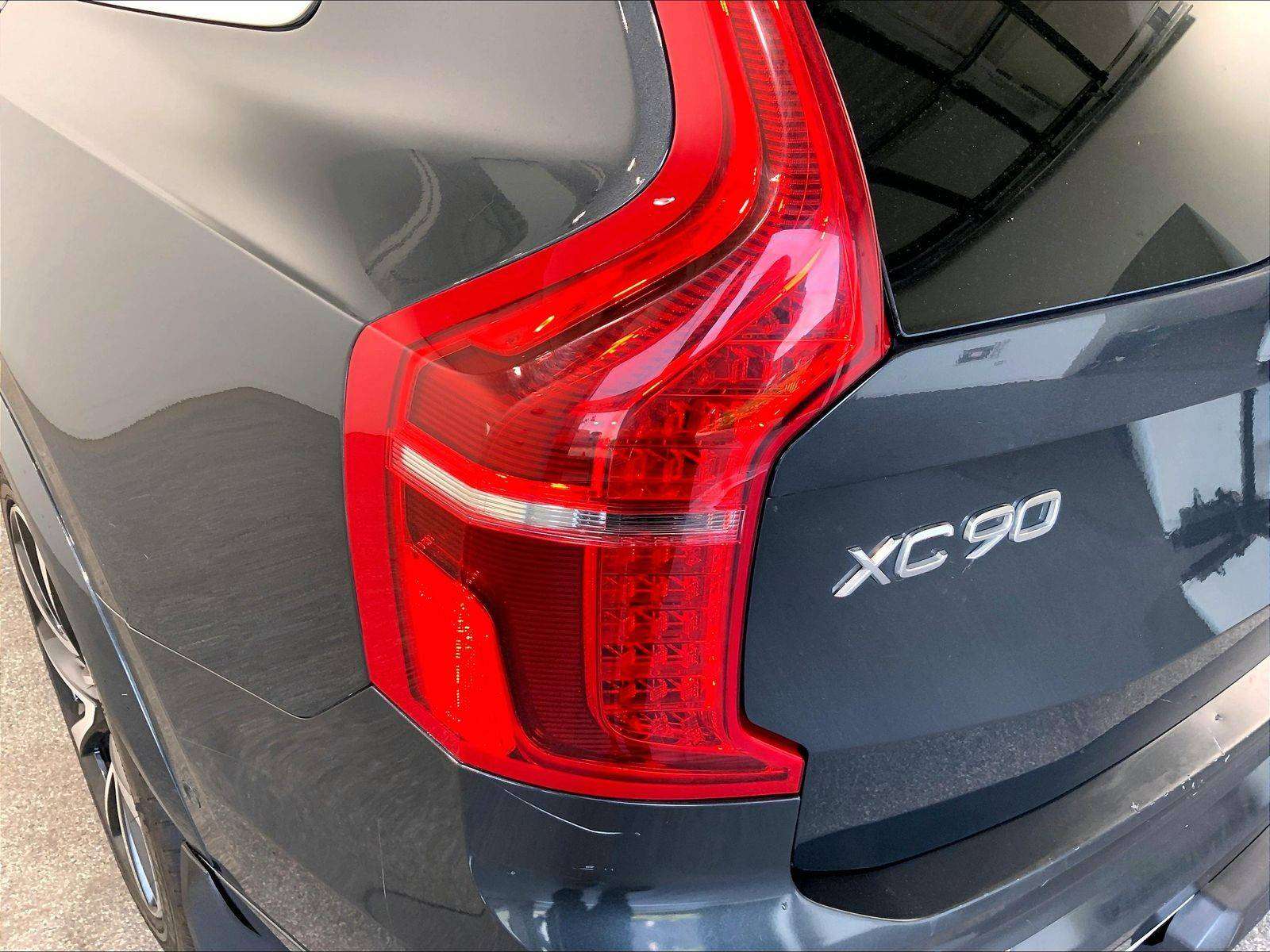 2019 Volvo XC90 T8 Momentum, Comes with Winter Wheel Set! thumb 11