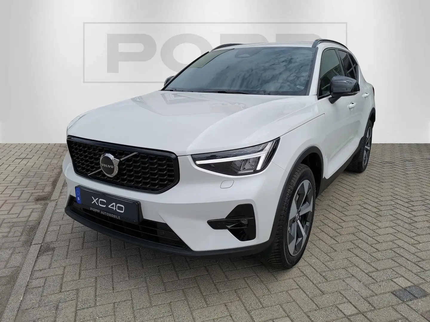 Volvo XC40 B3 Plus Dark 19" ACC BLIS CAM H/K LED NAV Bianco - 2
