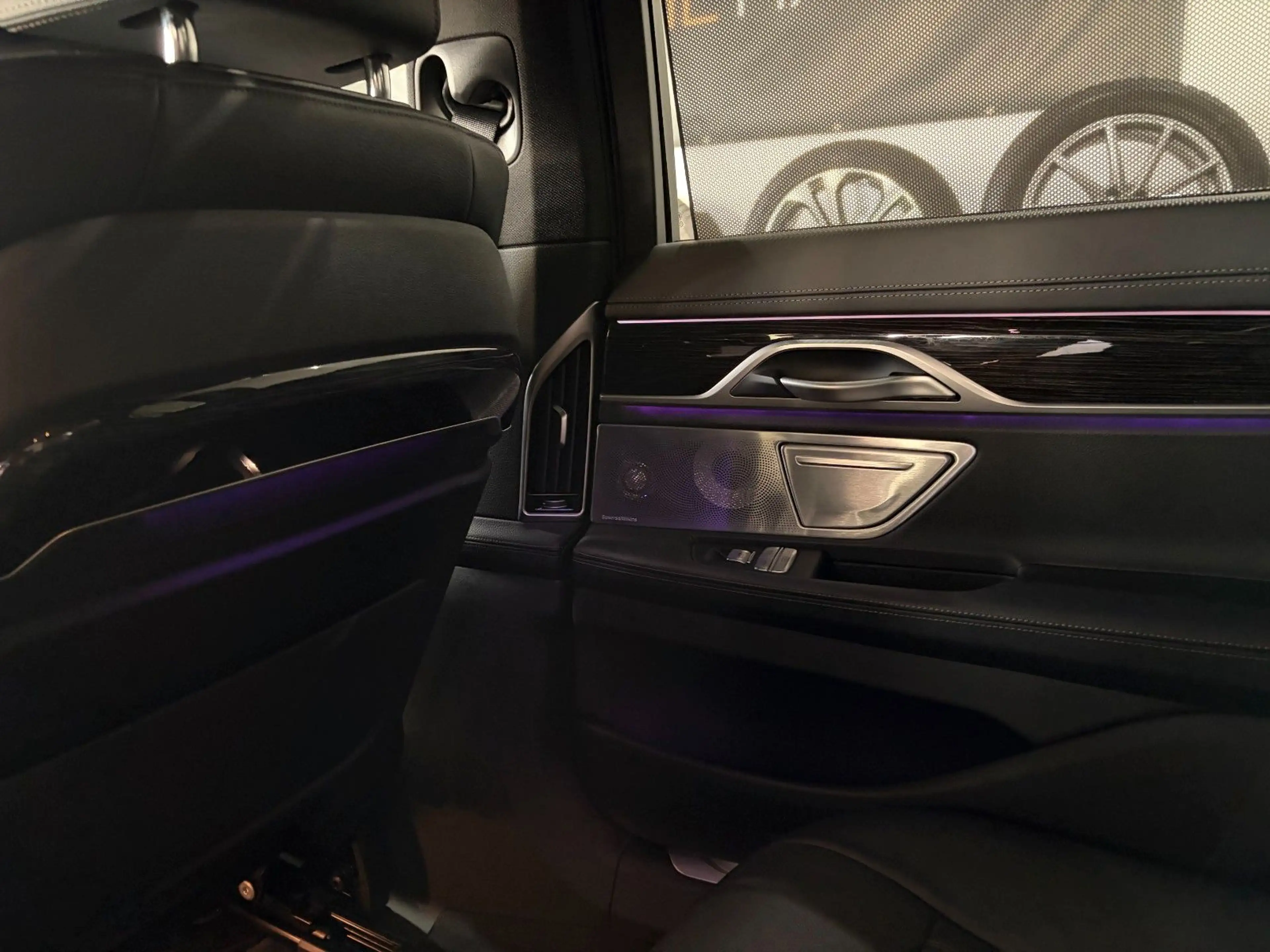 BMW 750 i xDrive*M-Sport*B&W*Bowers*Laser*M-Perf-AGA* — photo 43
