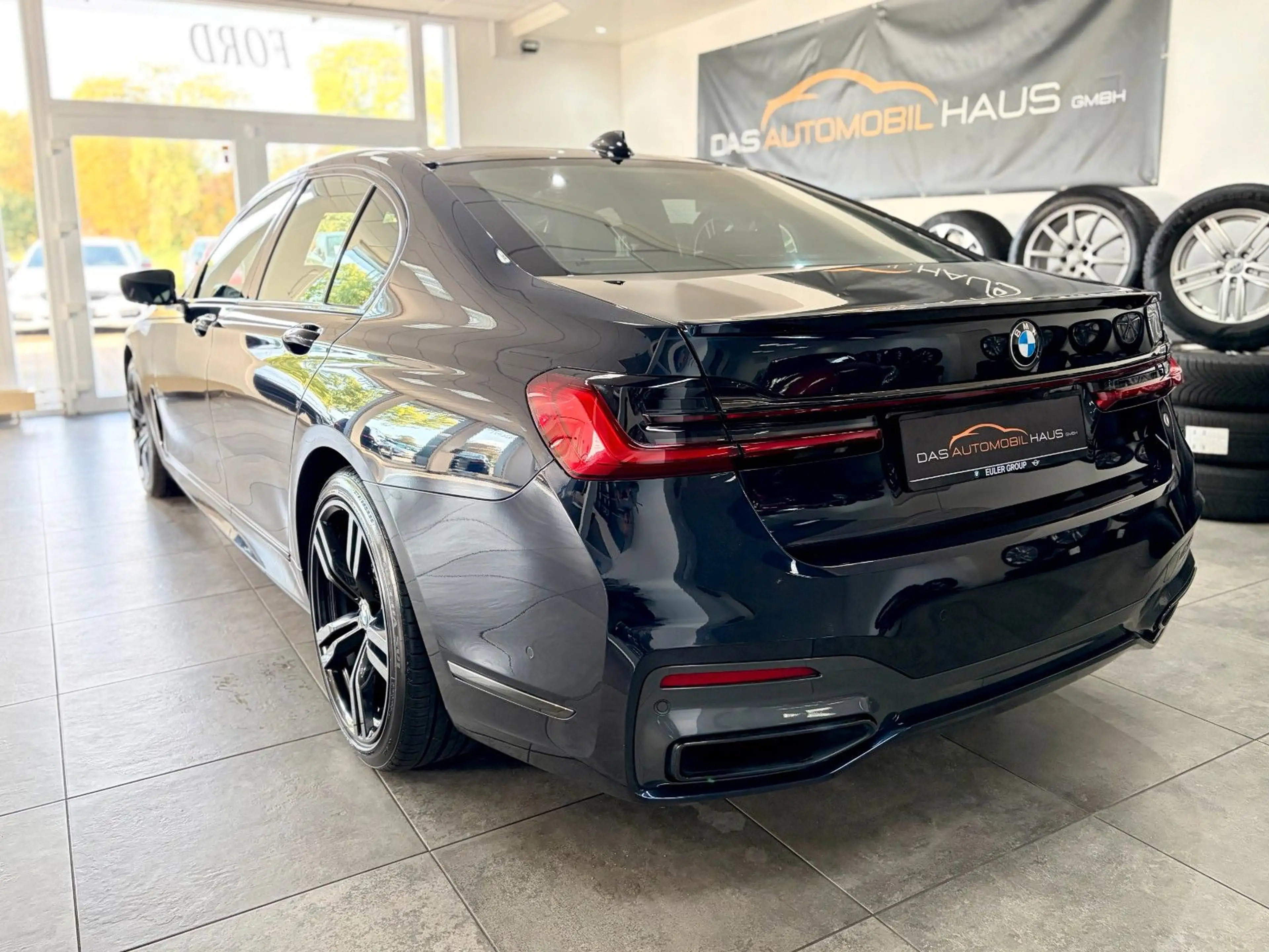 BMW 750 i xDrive*M-Sport*B&W*Bowers*Laser*M-Perf-AGA* — photo 11